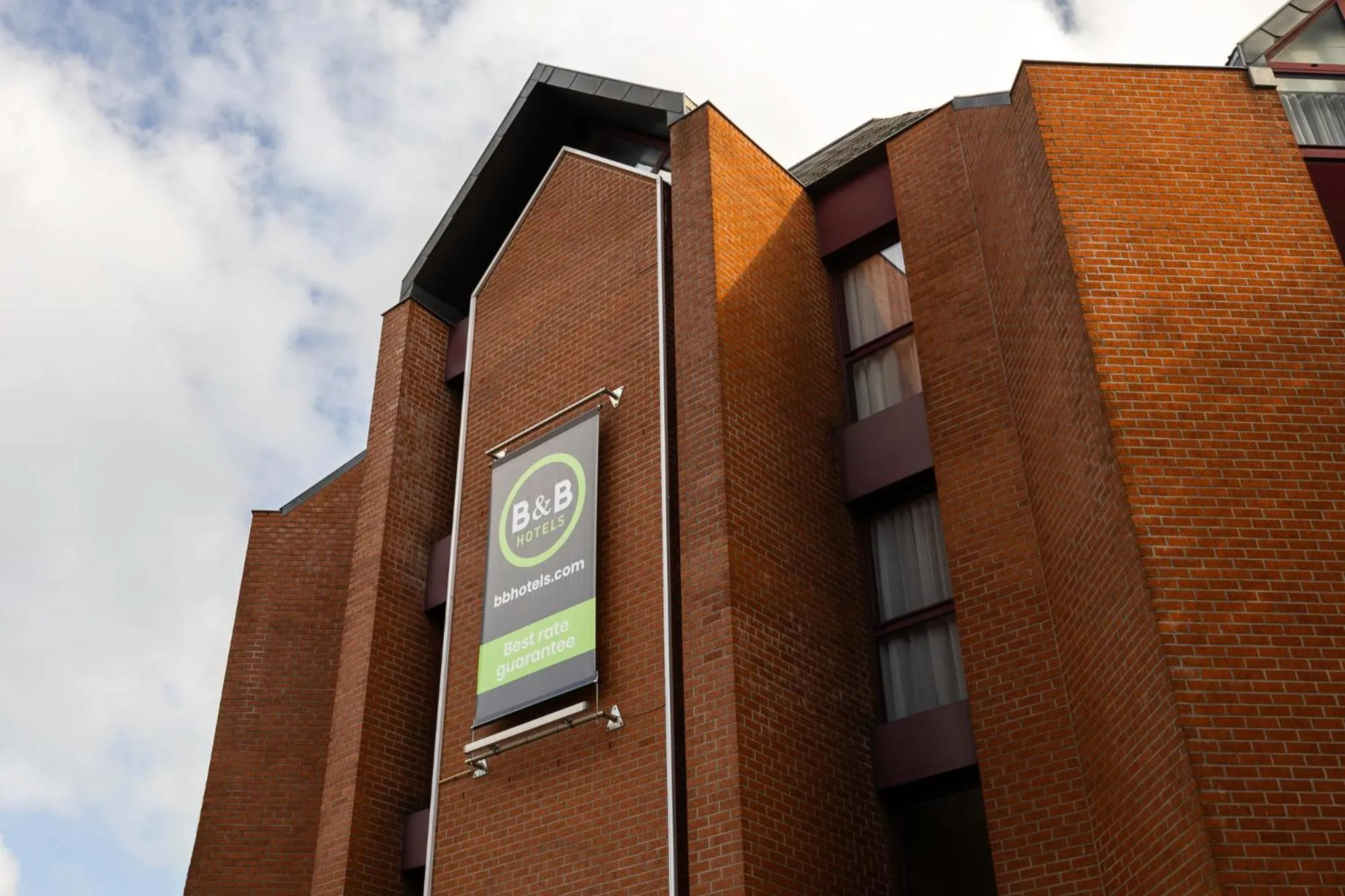 Property building in B&B HOTEL Mons Centre