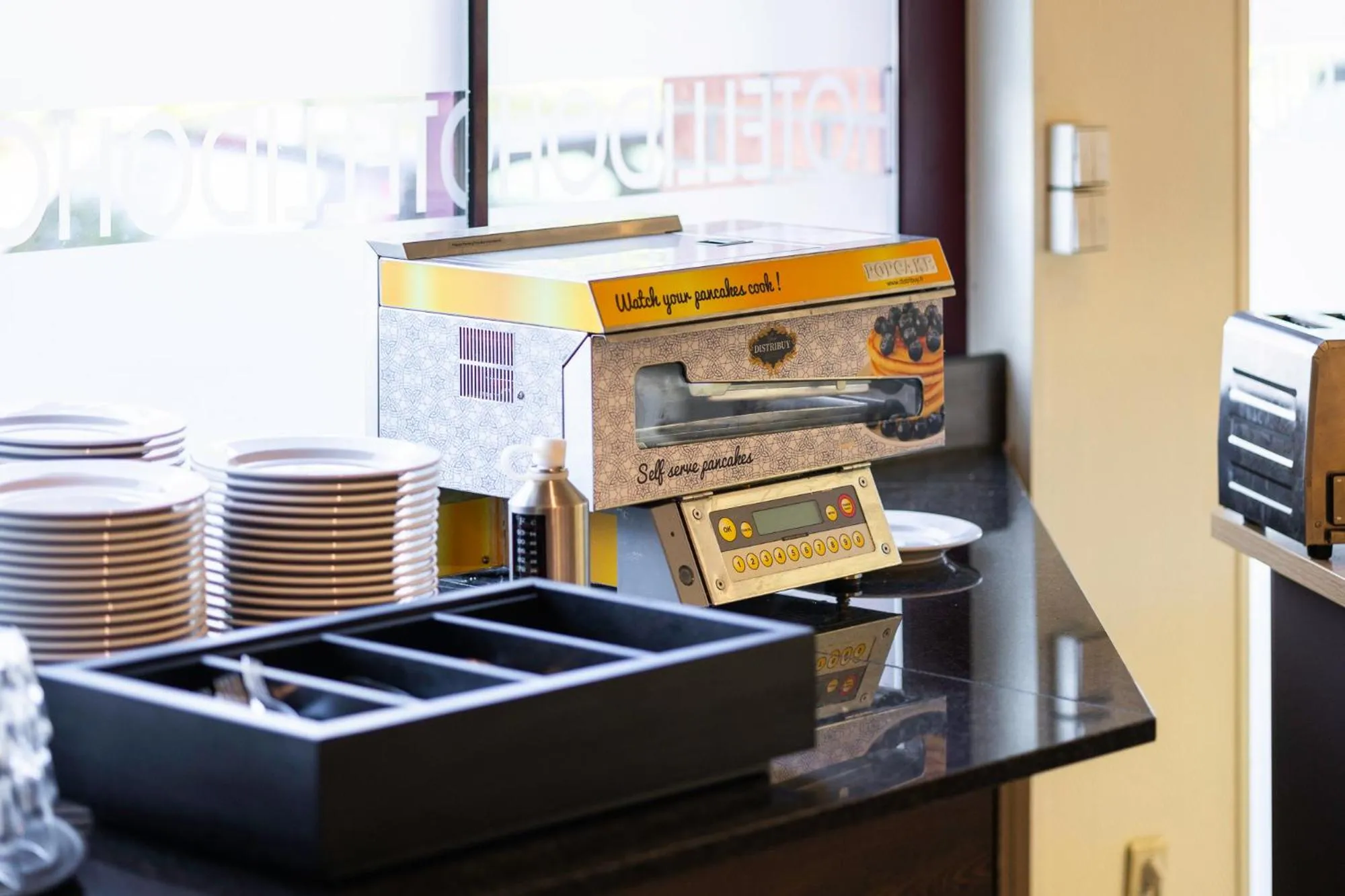 Breakfast in B&B HOTEL Mons Centre