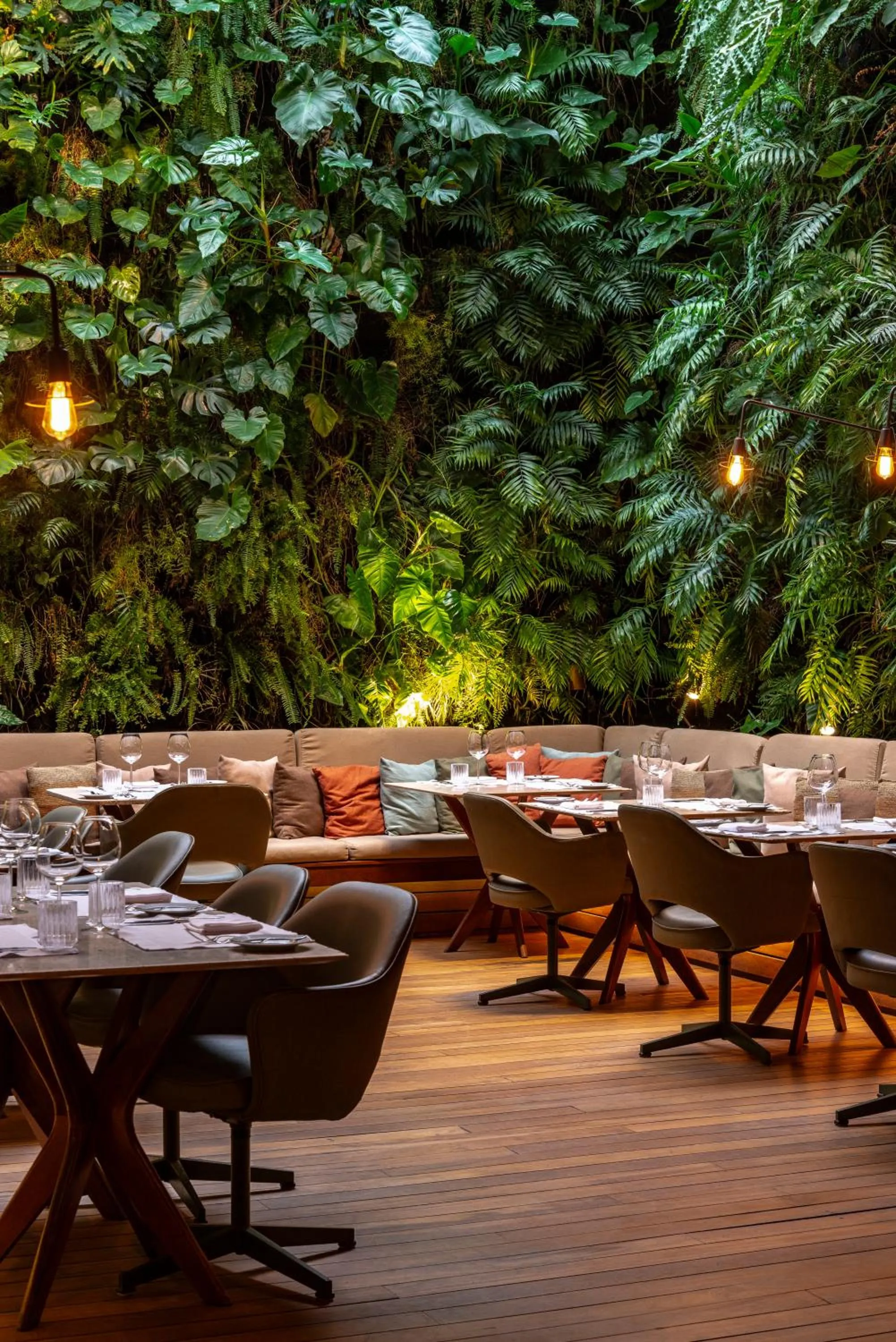 Restaurant/places to eat in Emiliano Rio