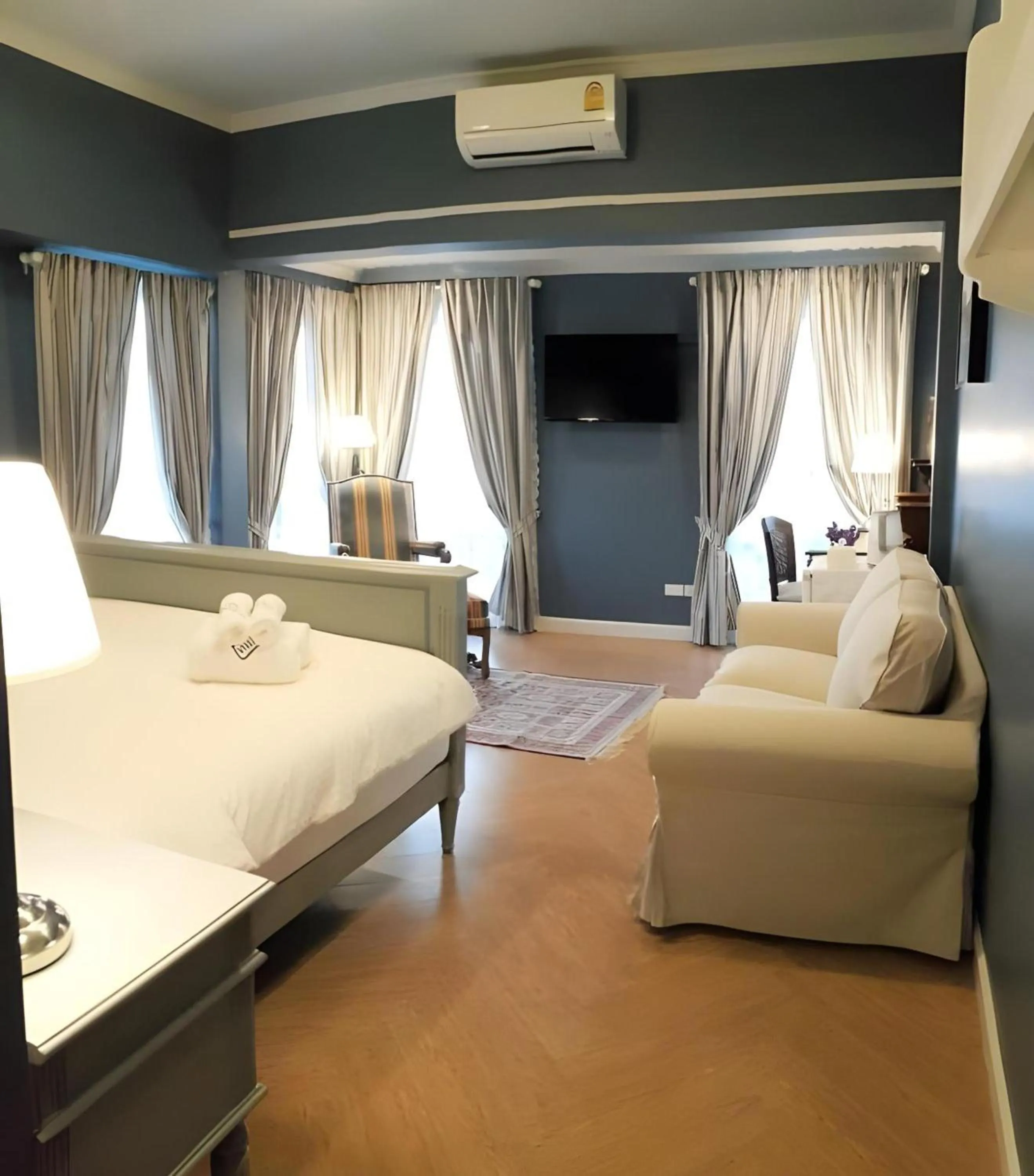 Photo of the whole room, Bed in OYO 899 Villa De Hun