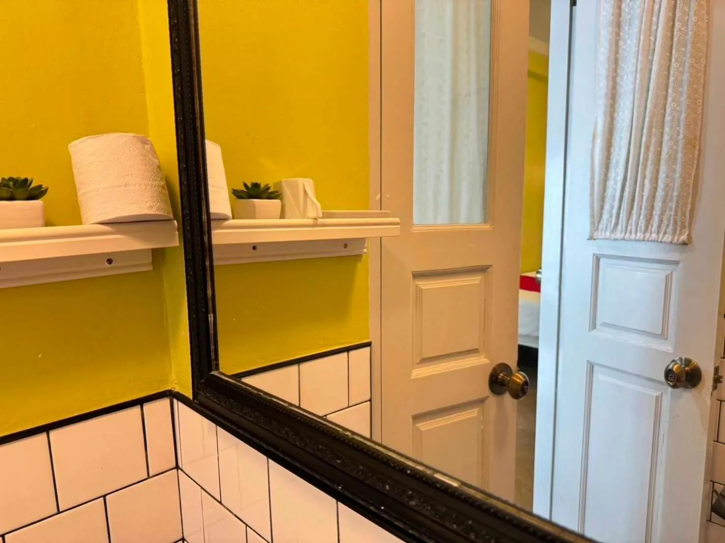 Bathroom in OYO 899 Villa De Hun