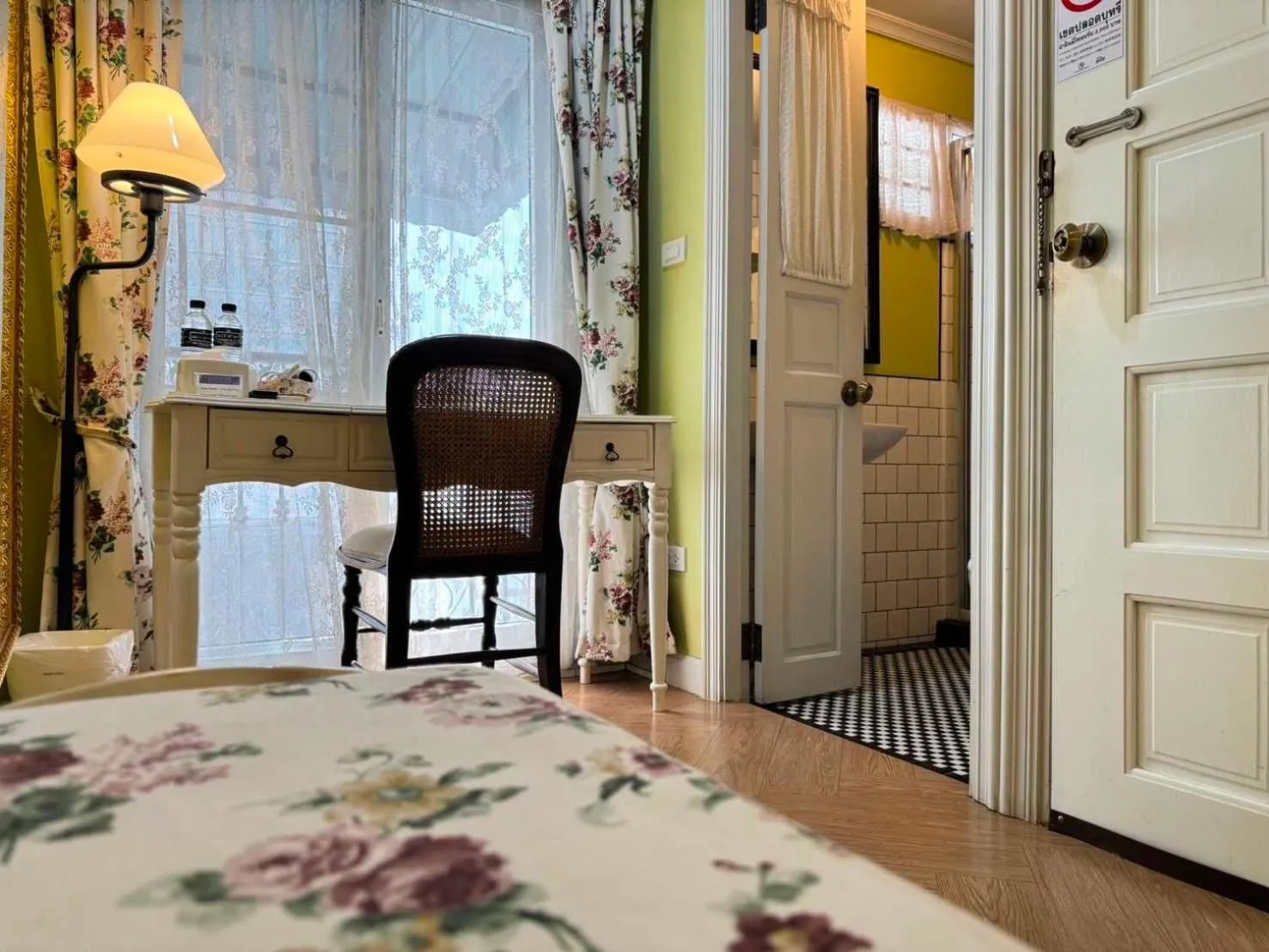 Bedroom, Bed in OYO 899 Villa De Hun