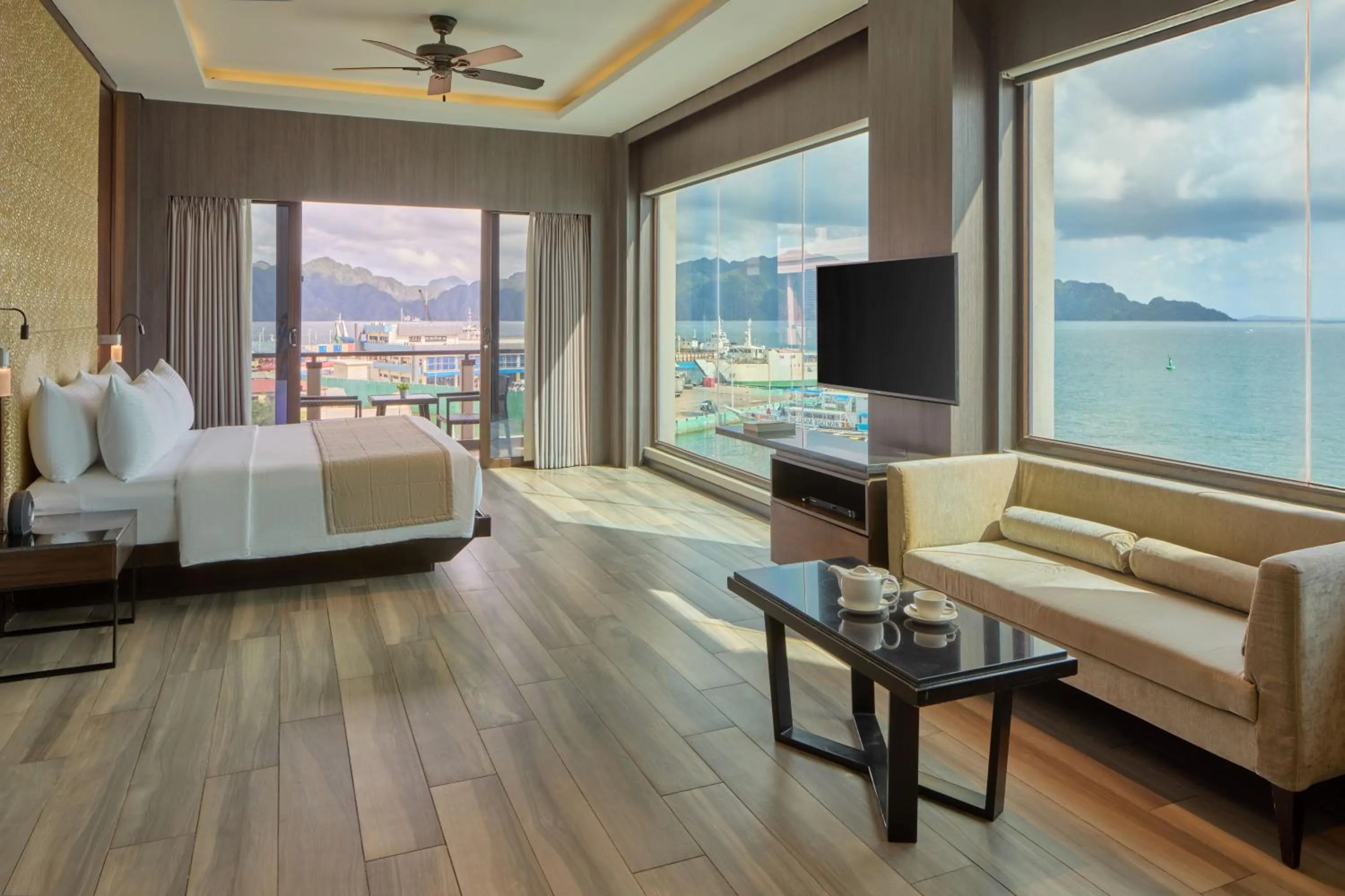 Sea view, Bed in Two Seasons Coron Bayside Hotel