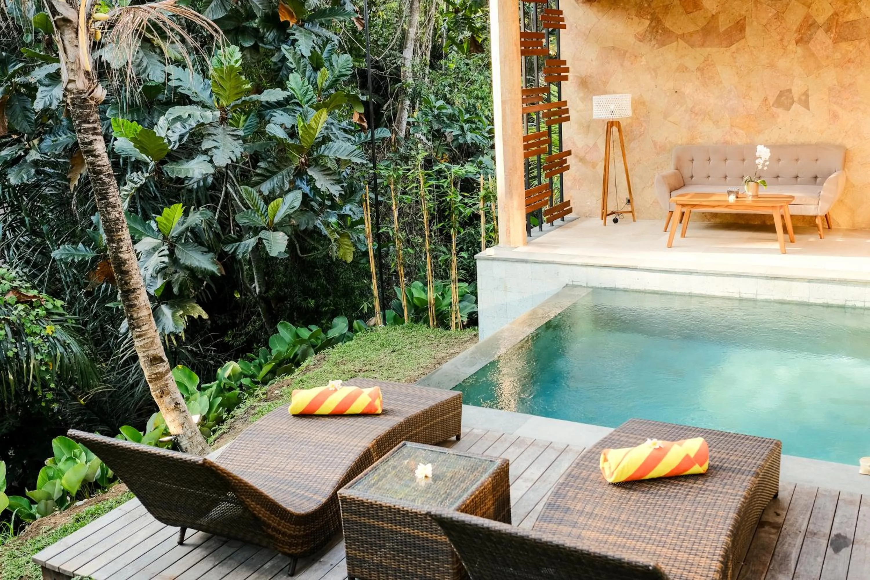 Restaurant/places to eat in Tirta Arum