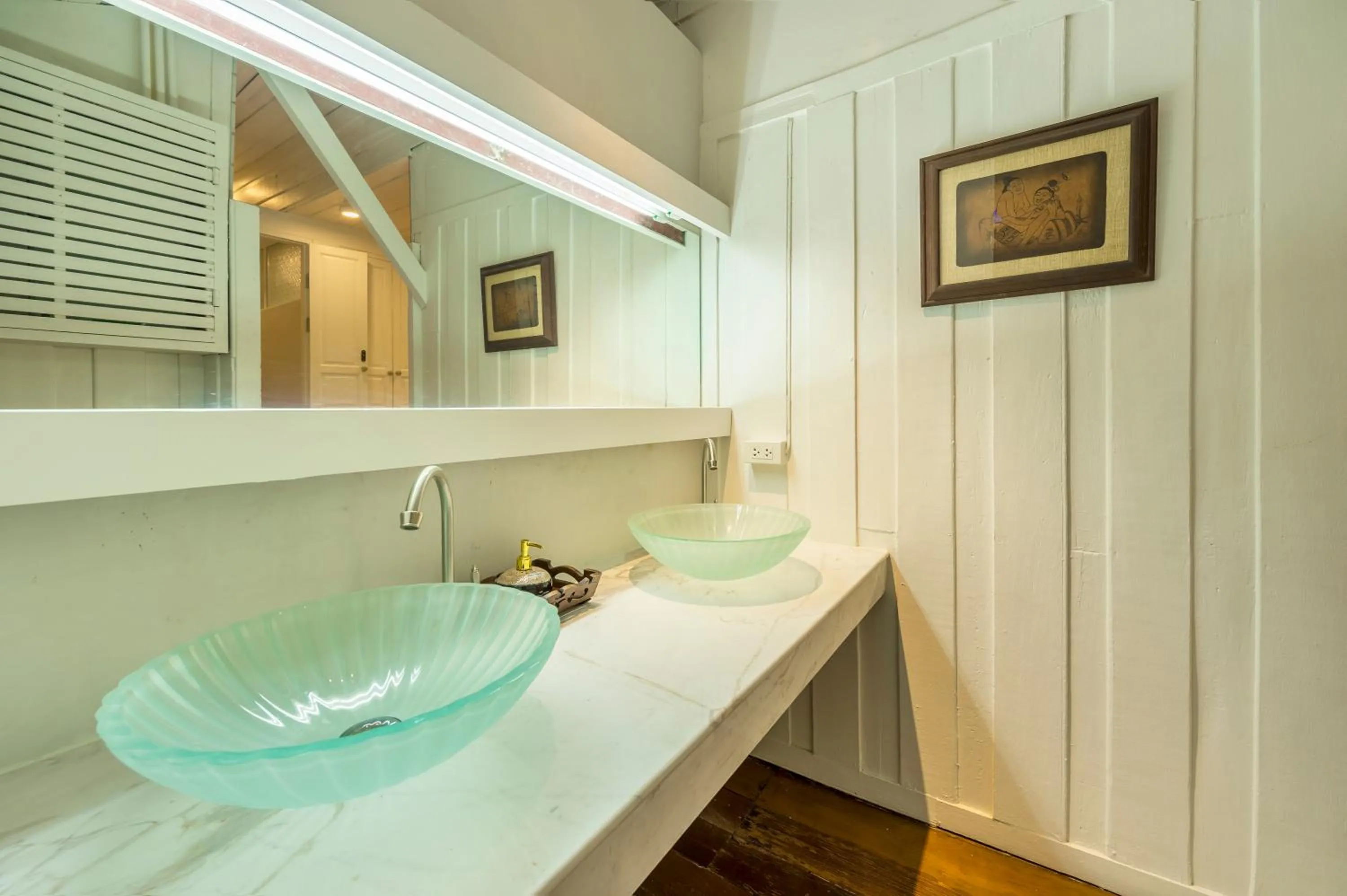 Bathroom in Baankachitpan Bangkok Hotel