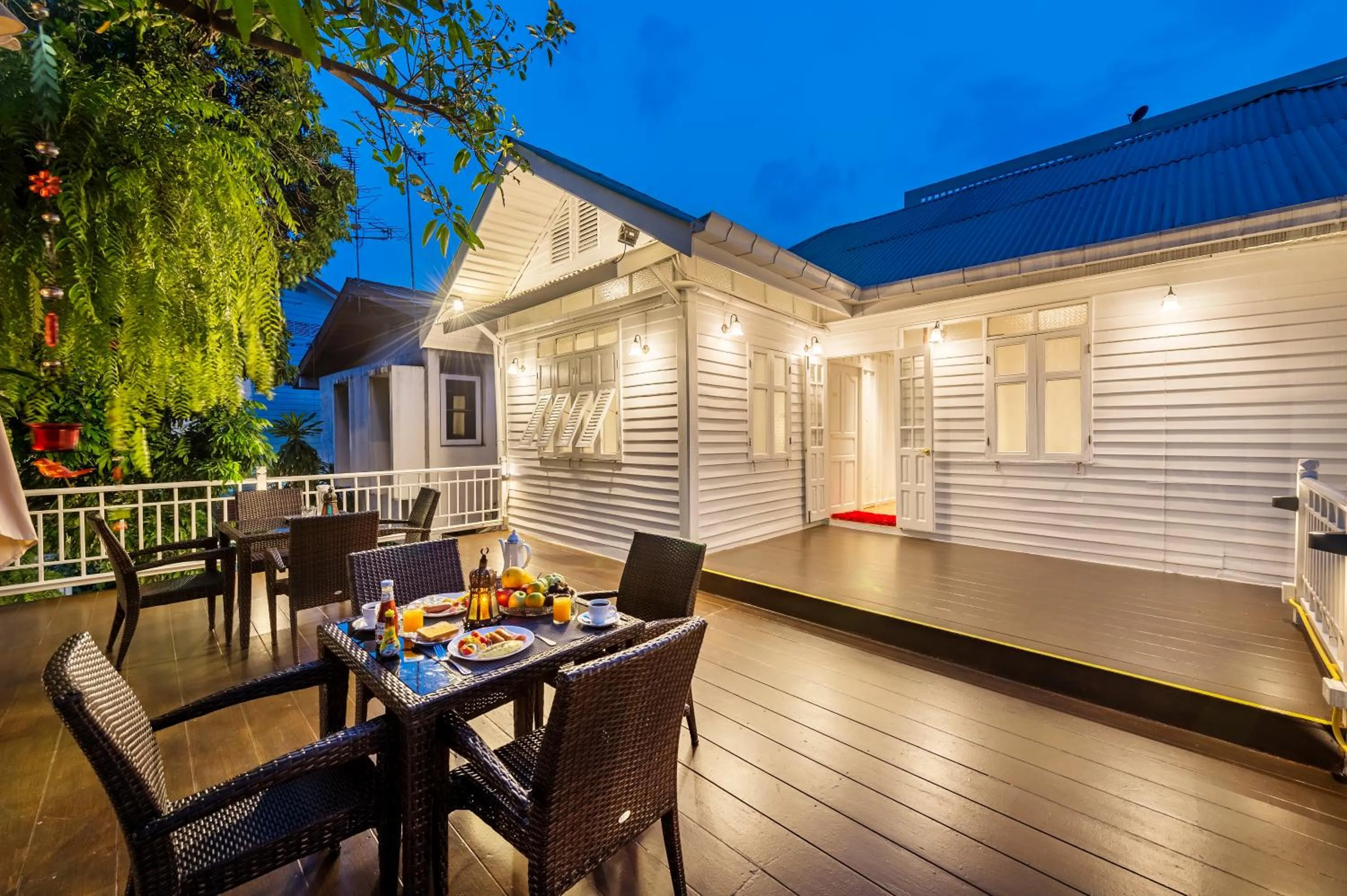 Restaurant/places to eat in Baankachitpan Bangkok Hotel