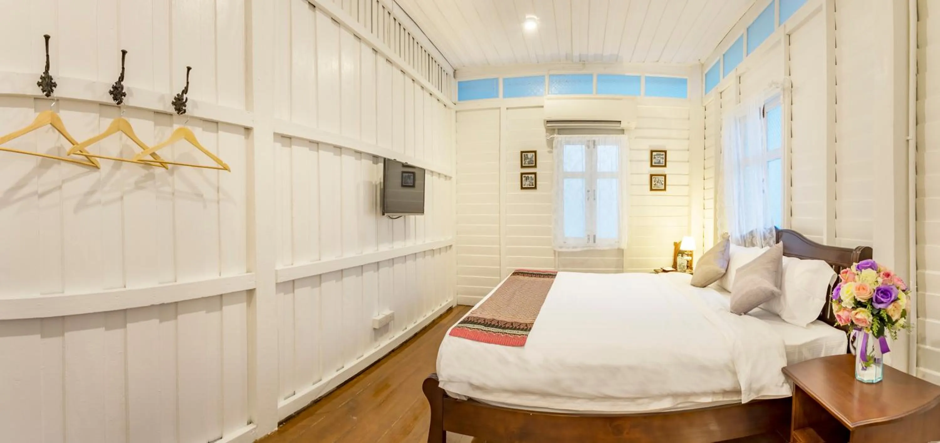 Photo of the whole room, Bed in Baankachitpan Bangkok Hotel