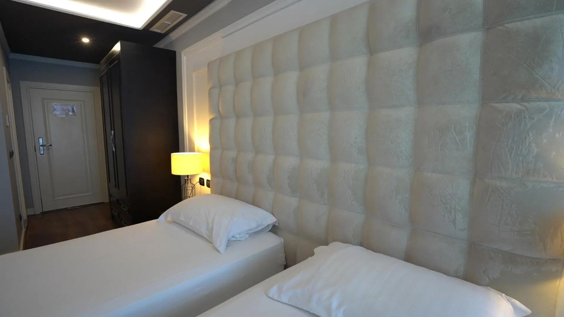 Bedroom, Bed in Premium Beach Hotel