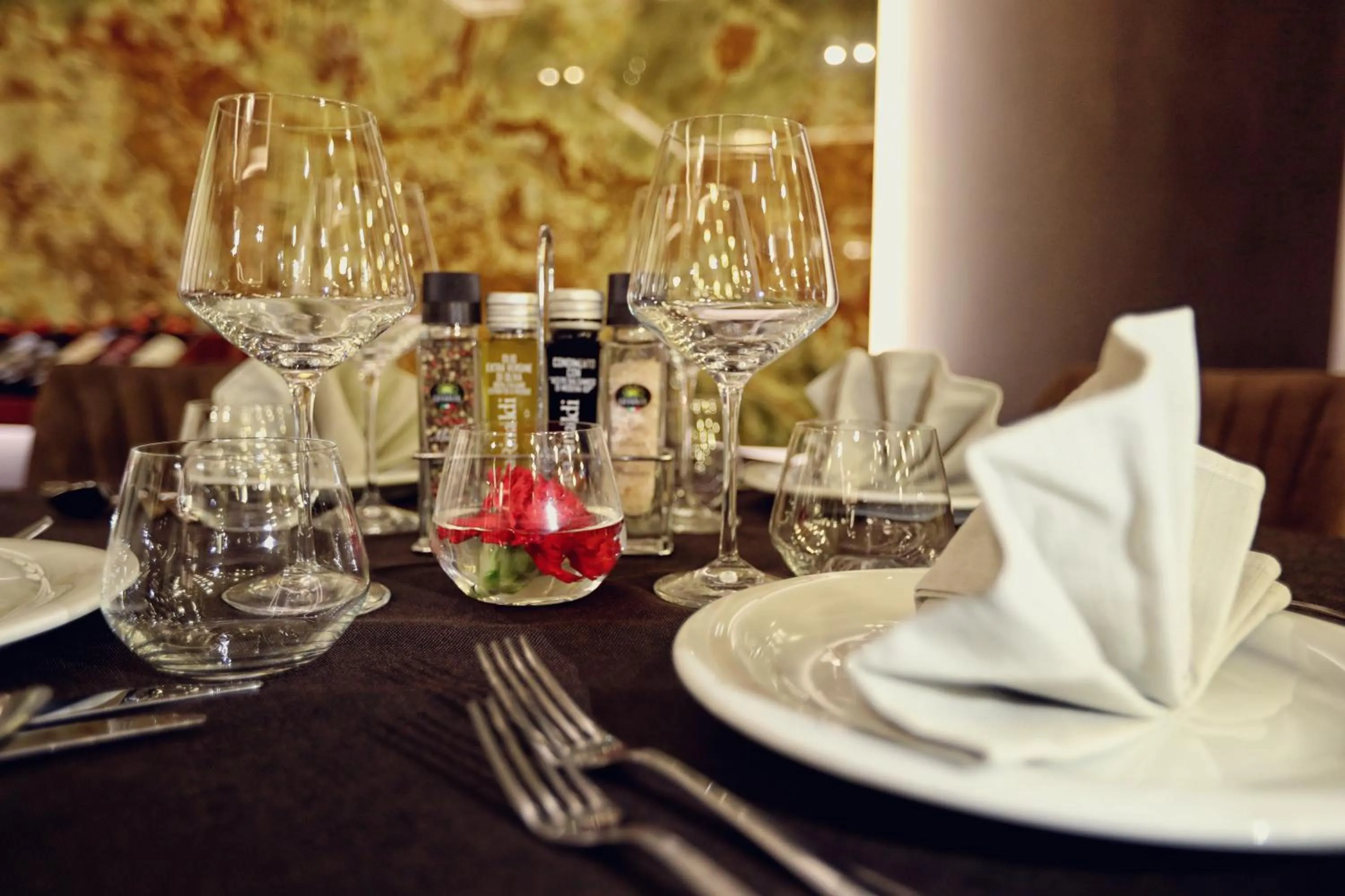 Restaurant/places to eat in Premium Beach Hotel