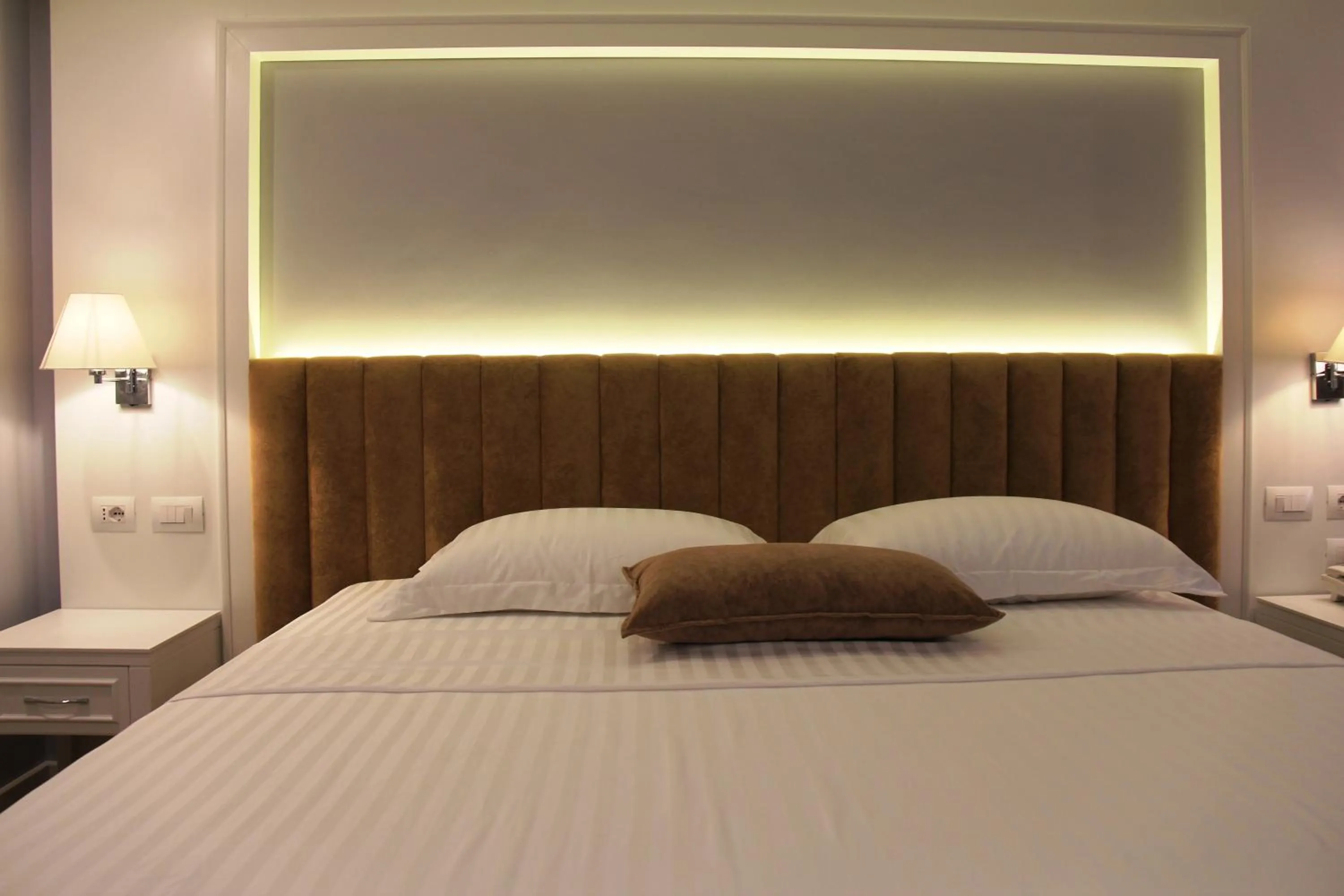 Bedroom, Bed in Premium Beach Hotel