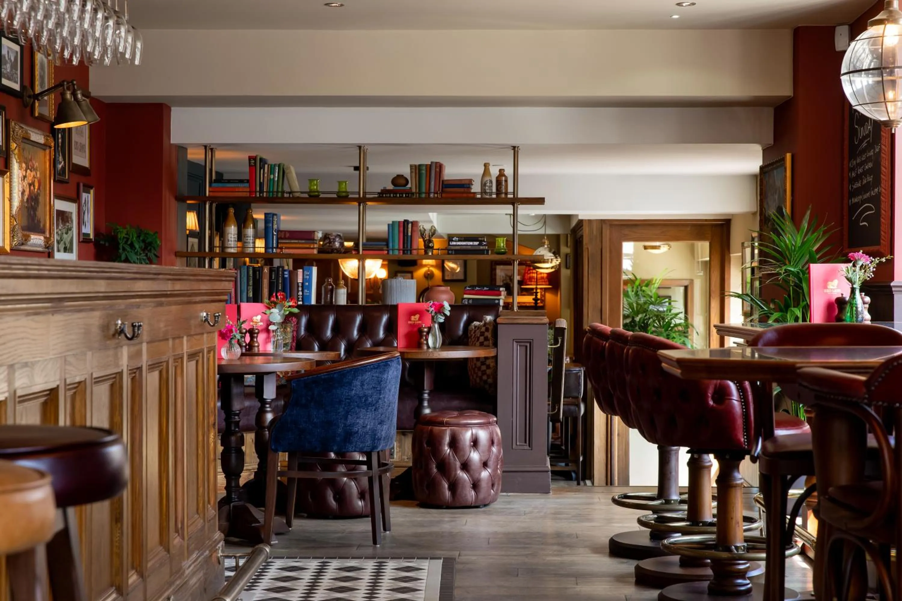 Lounge or bar in Red Lion Hotel