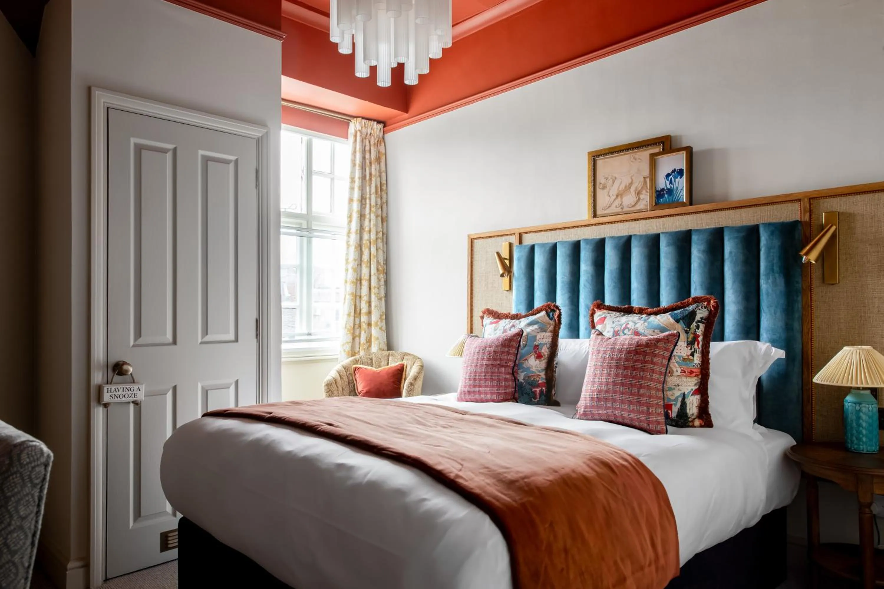 Bedroom, Bed in Red Lion Hotel