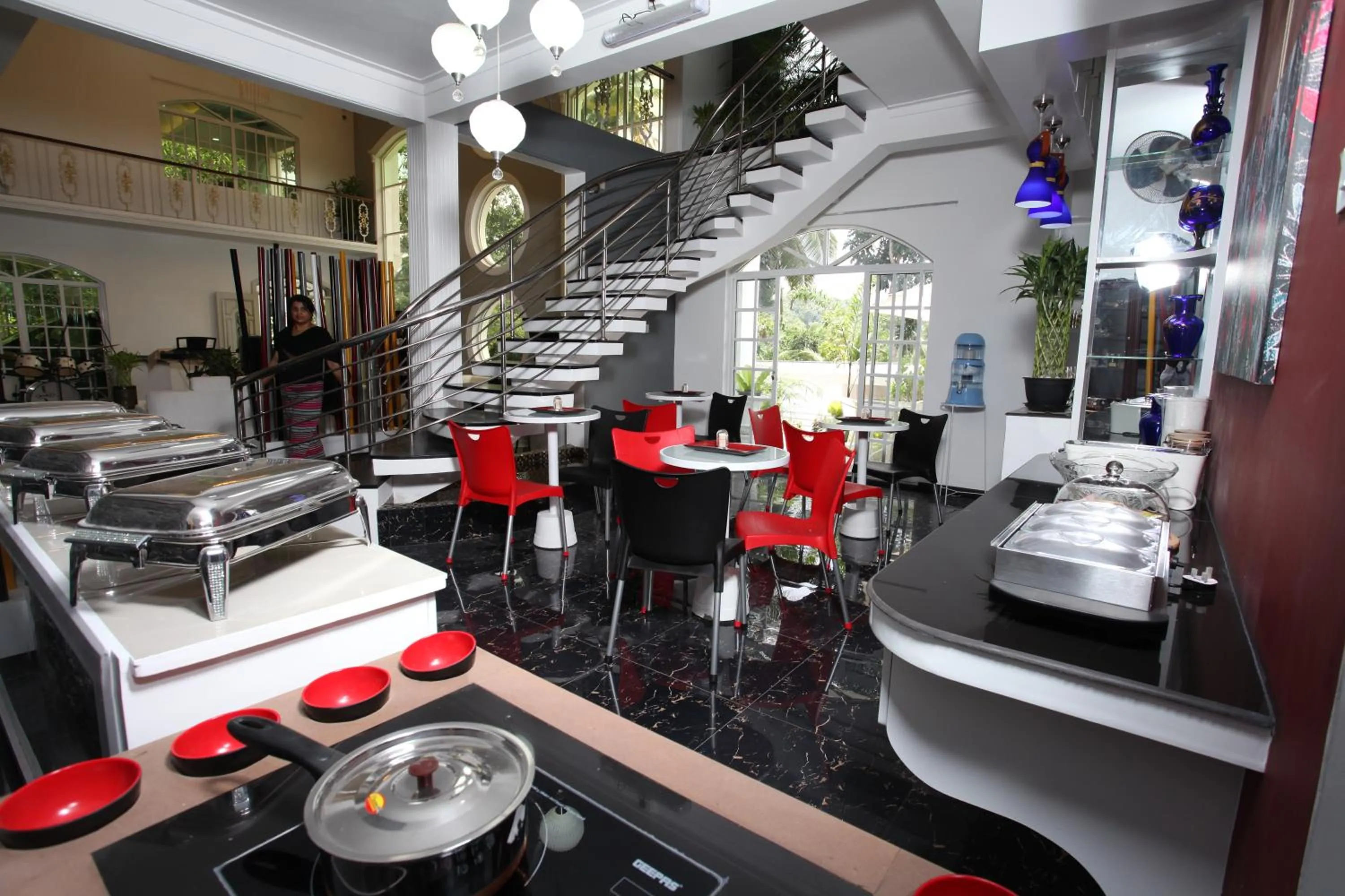 Restaurant/places to eat in Ayaana Boutique Hotel