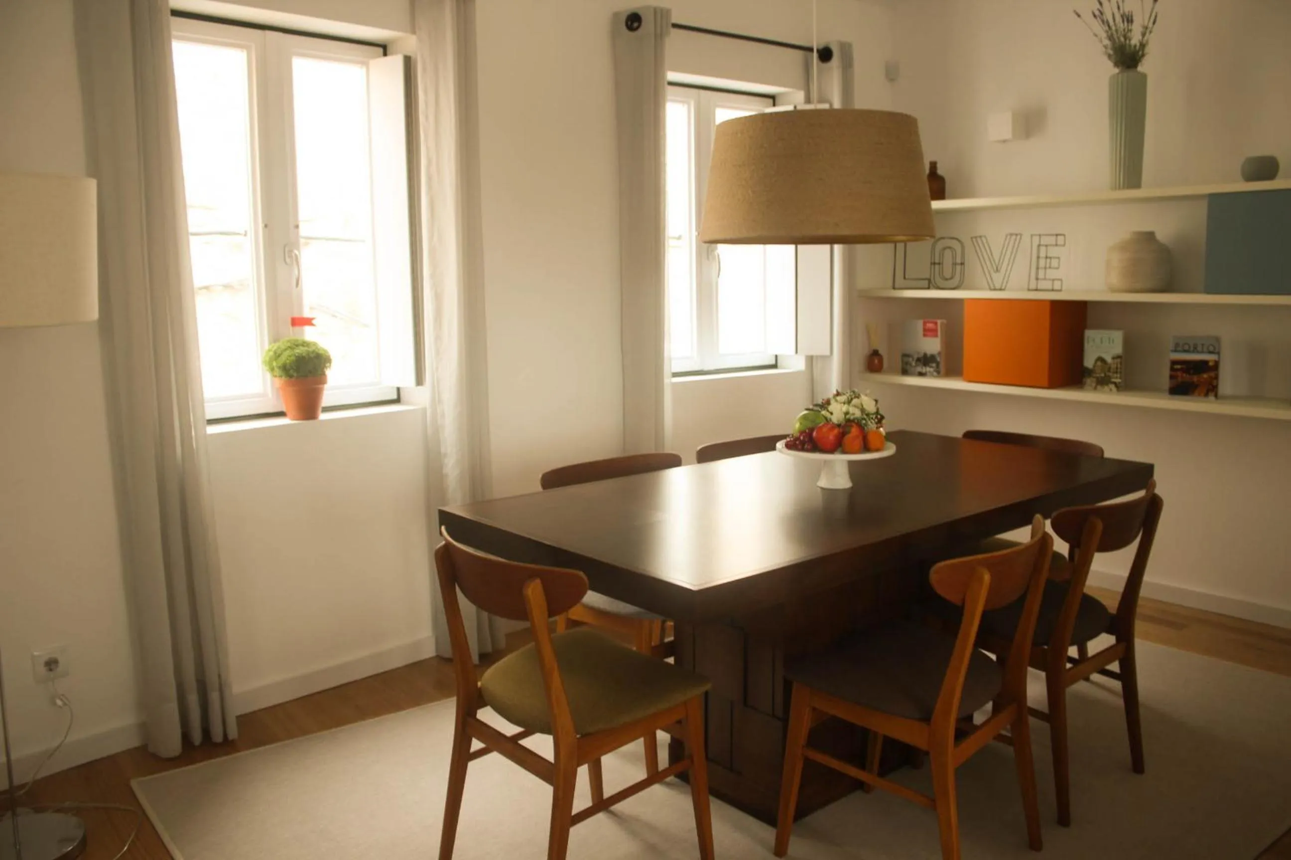 Dining area in Arco Apartments