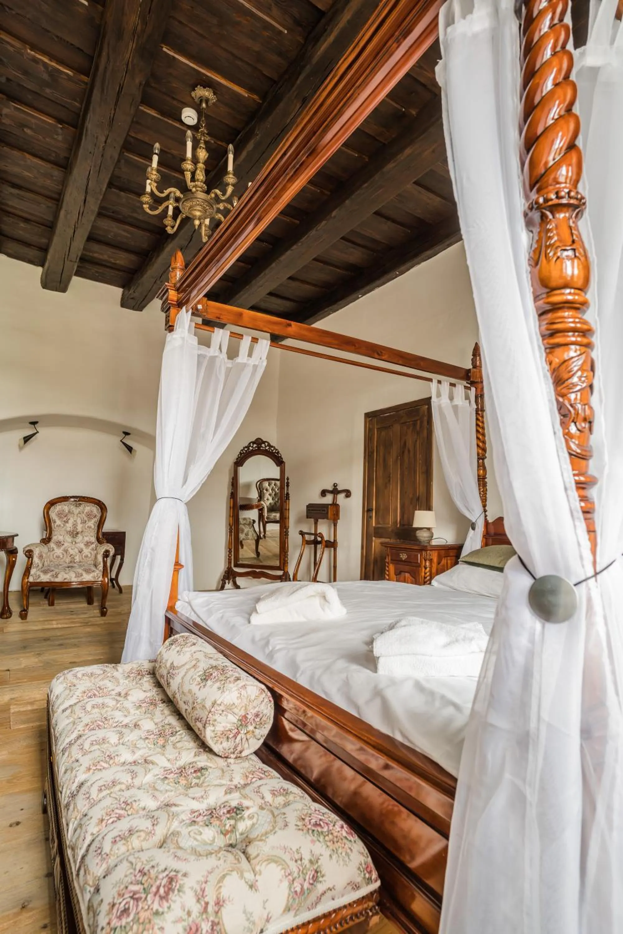 Bed in zámek Kolštejn - hotel Chateau Goldenstein