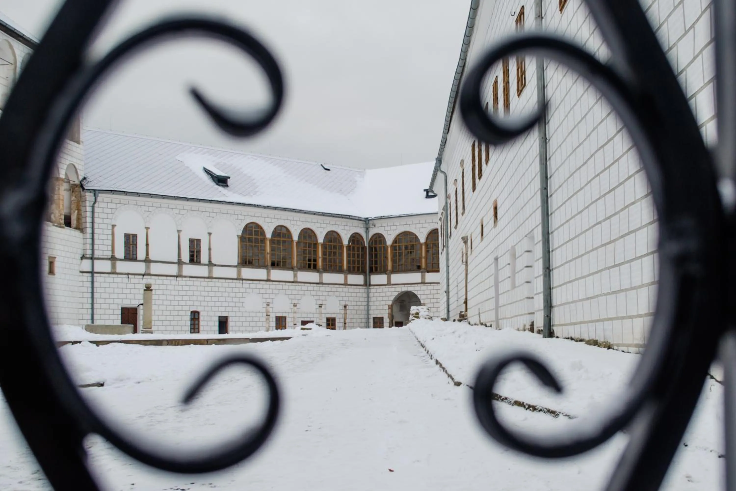 Facade/entrance in zámek Kolštejn - hotel Chateau Goldenstein