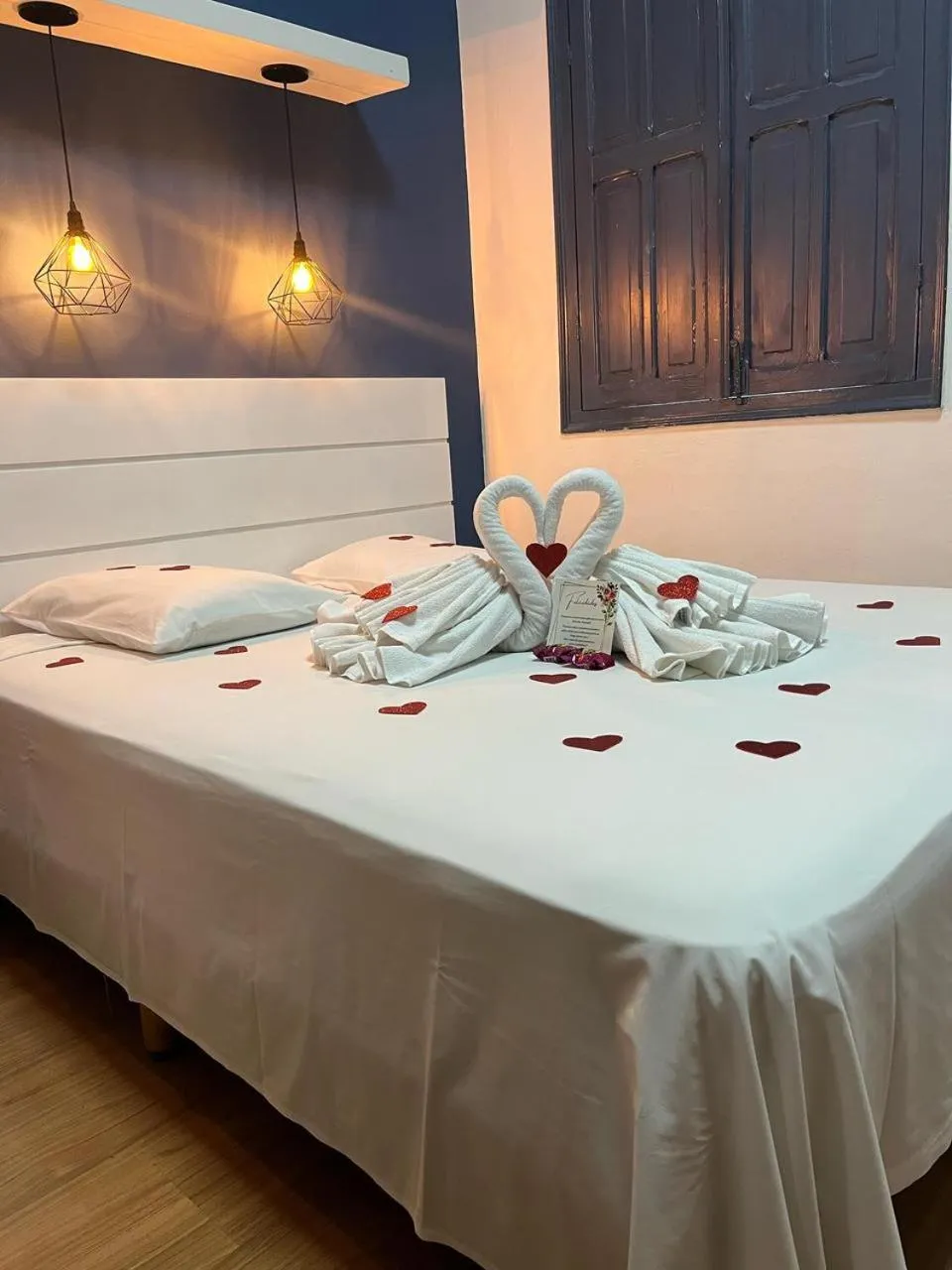 Decorative detail, Bed in MOVA Hotel D'oeste - Localizado em frente a Praça Principal da Cidade, na área Central - Pé na Praça