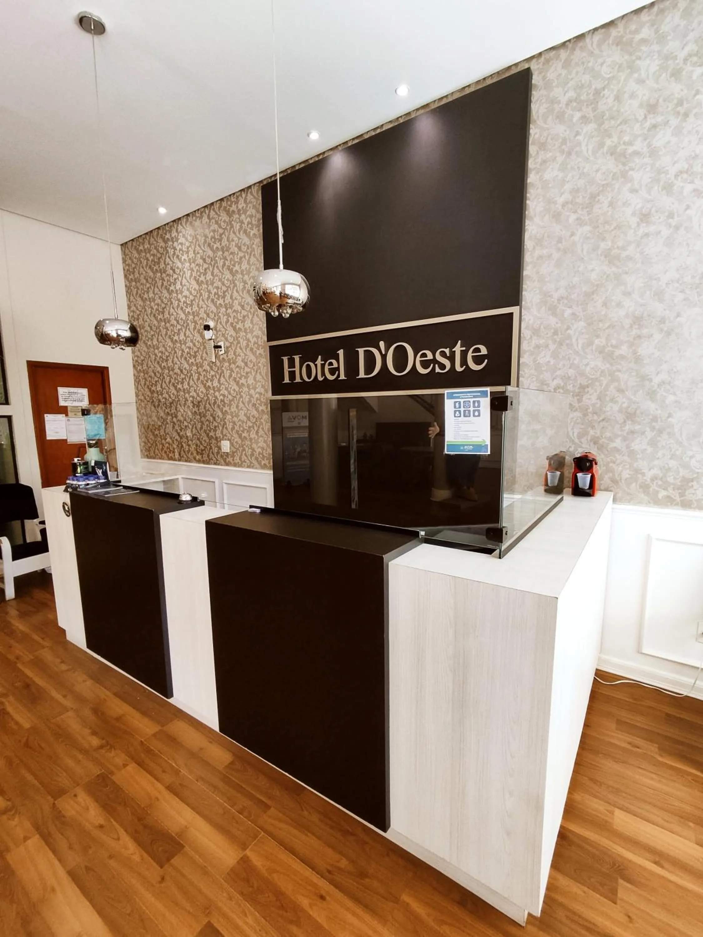 Lobby or reception in MOVA Hotel D'oeste - Localizado em frente a Praça Principal da Cidade, na área Central - Pé na Praça