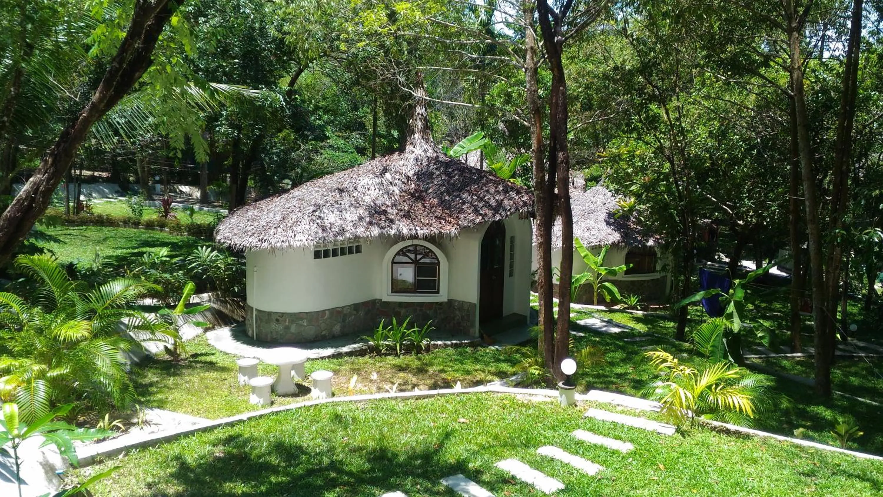 Restaurant/places to eat in Flower Power Farm Village