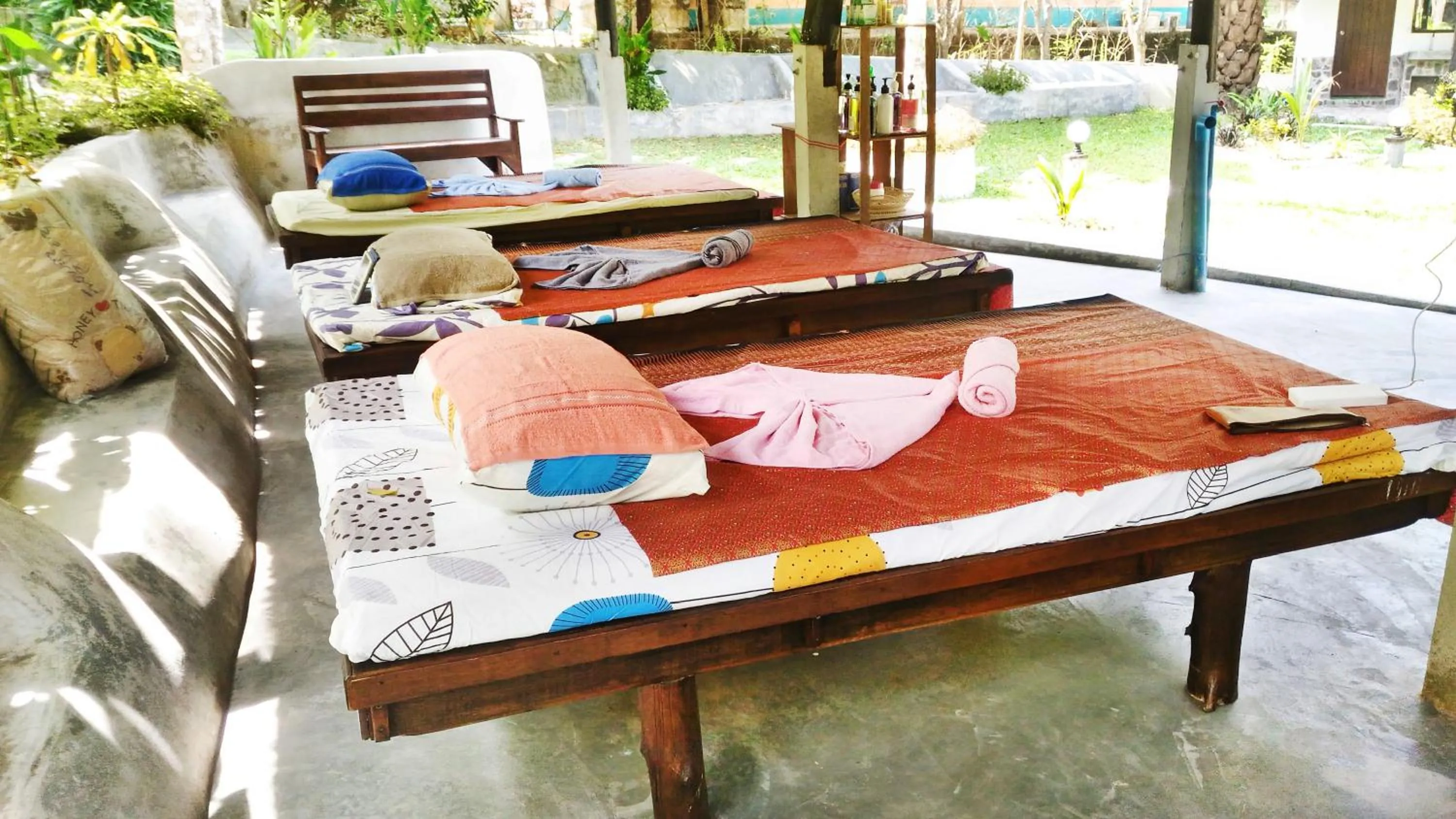 Massage in Flower Power Farm Village