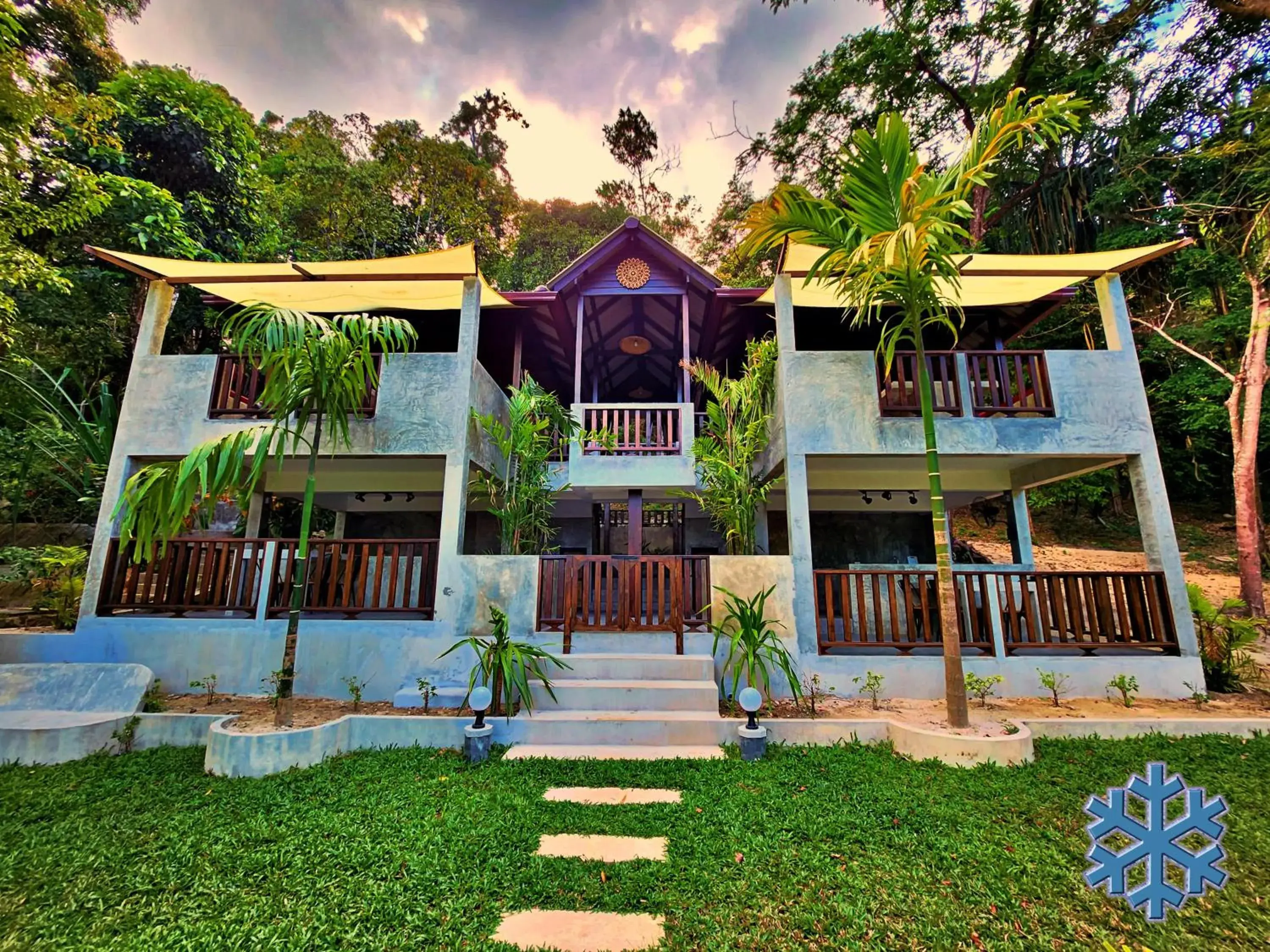 Deluxe Suite in Flower Power Farm Village Deluxe Suite in Flower Power Farm Village