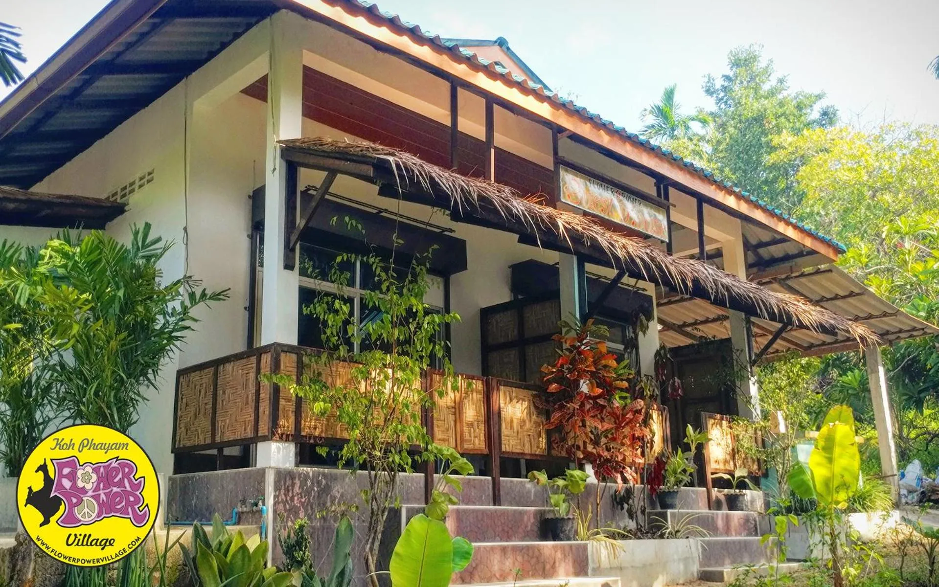 Facade/entrance in Flower Power Farm Village