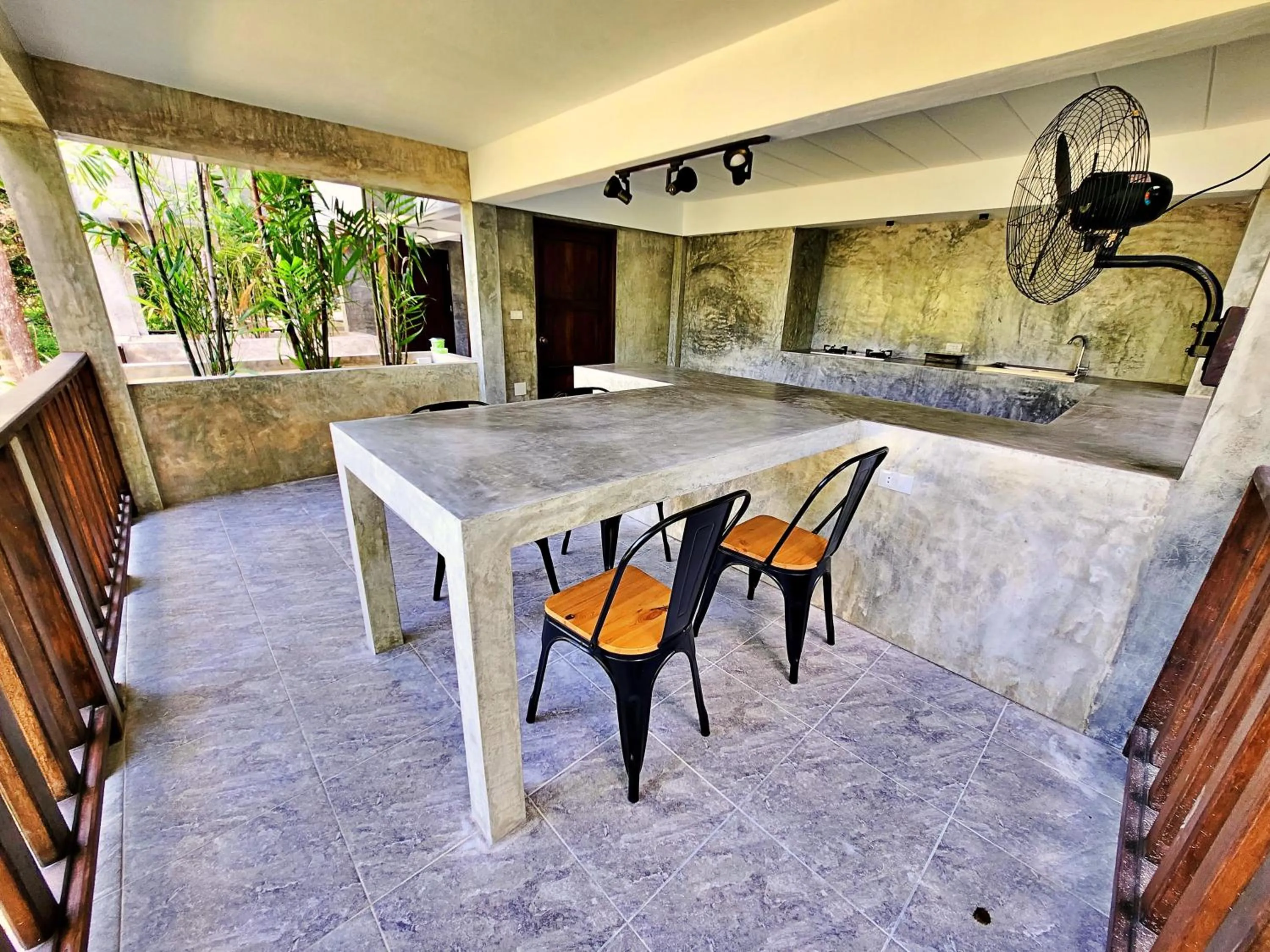 Kitchen or kitchenette in Flower Power Farm Village