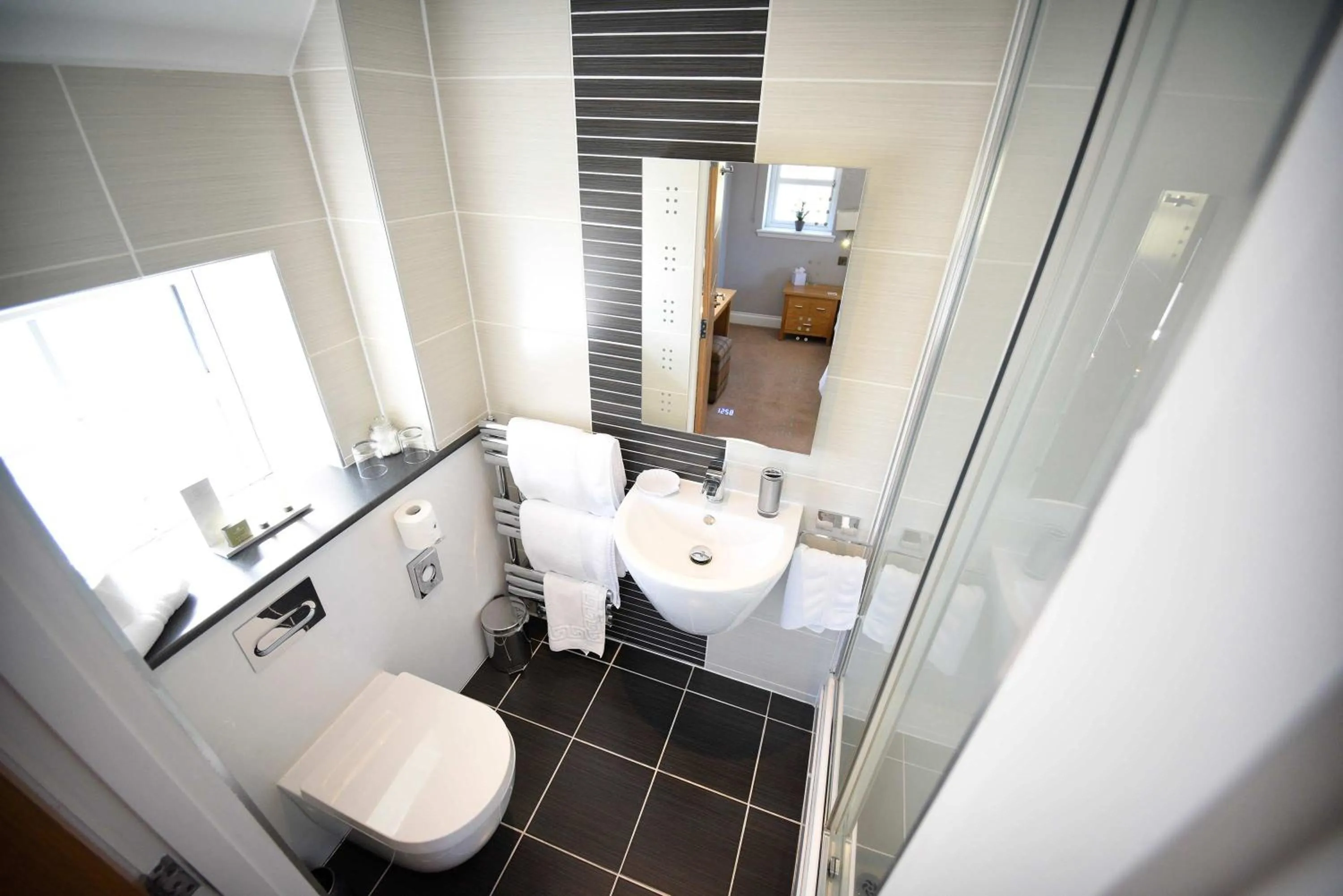 Bathroom in Heatherfield House B&B