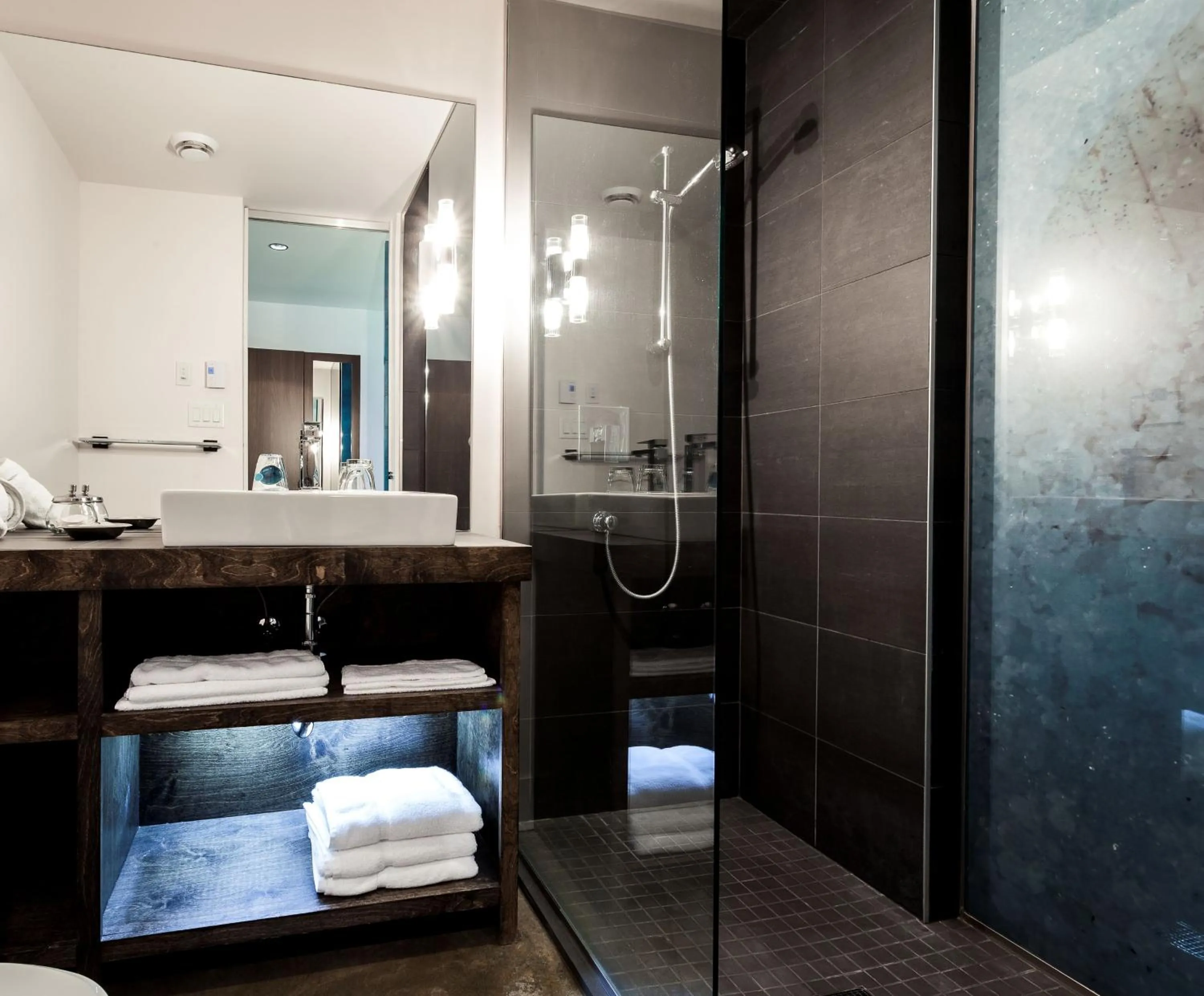 Shower in Auberge Sutton Brouerie