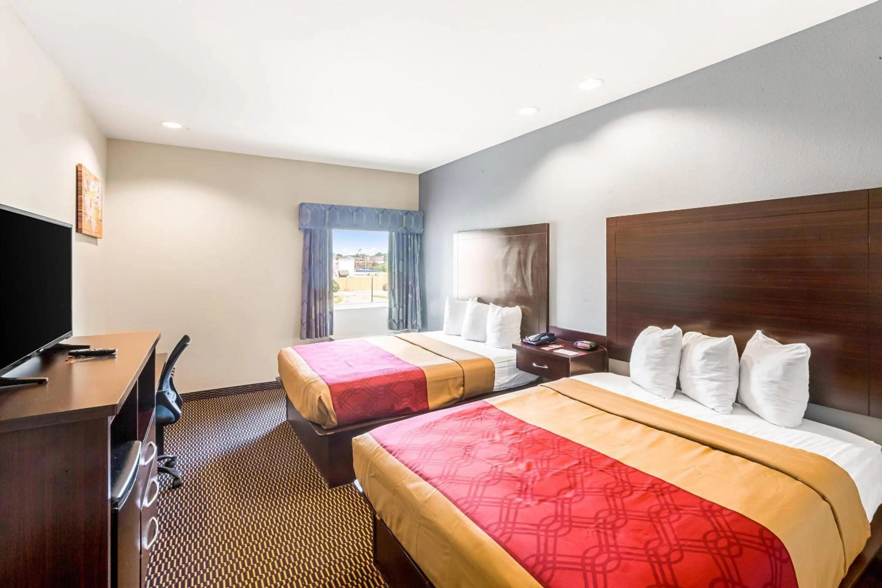 Bedroom, Bed in Econo Lodge Baton Rouge University Area