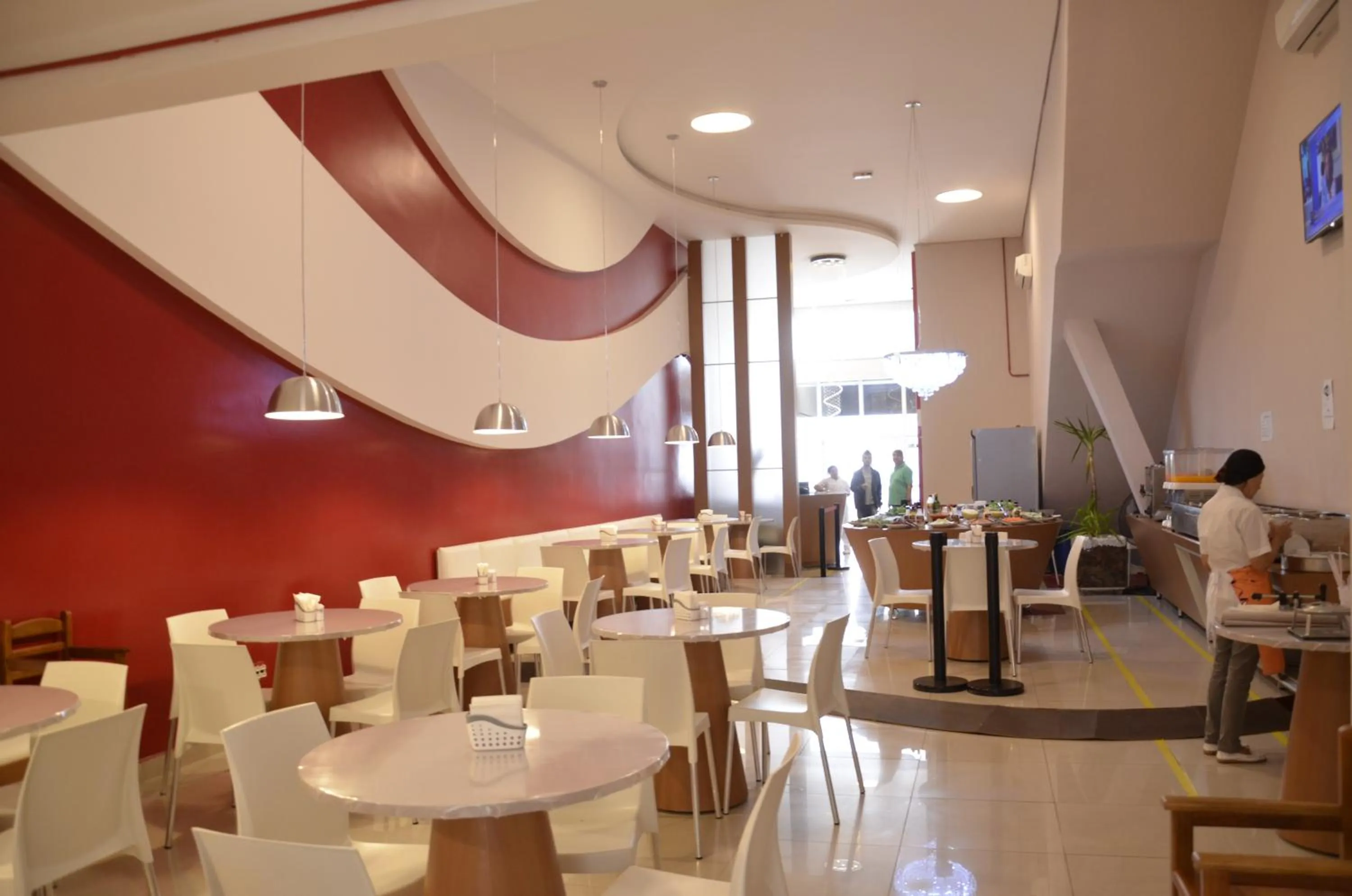 Restaurant/places to eat in Hotel Horto Plaza