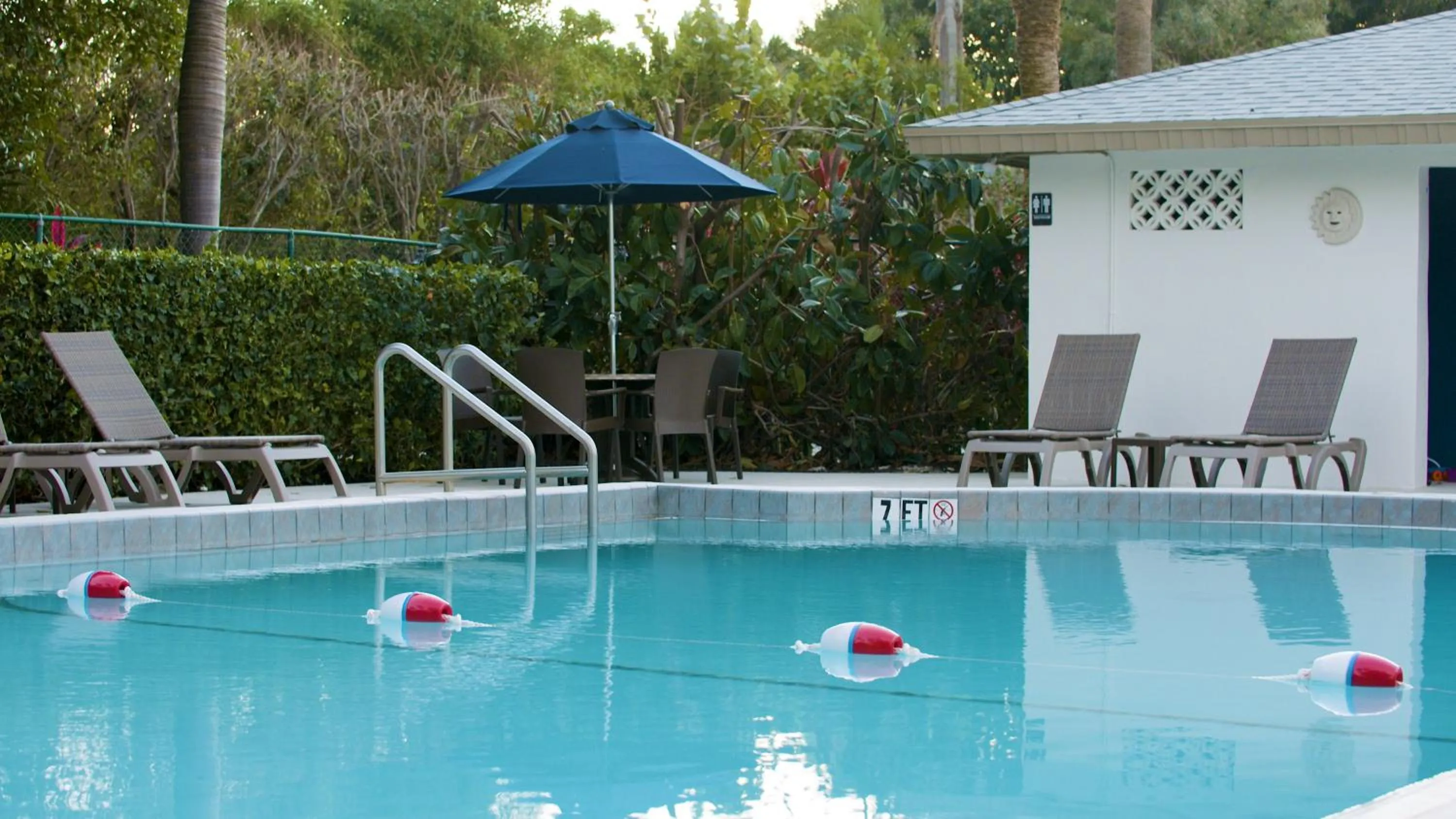 Swimming pool in The Dover House Resort
