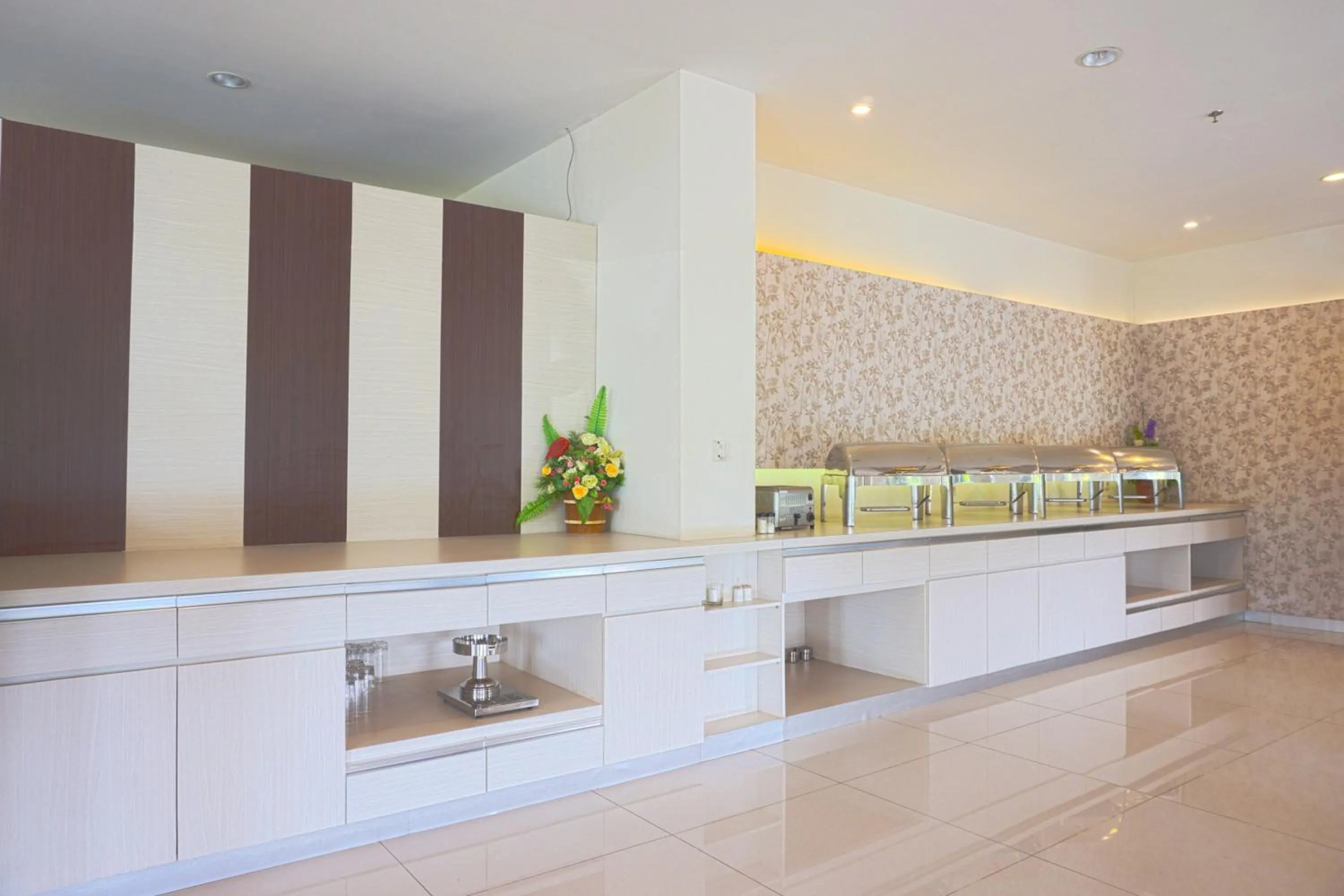 Dining area in Liberta Hotel Grand Sayang Makassar