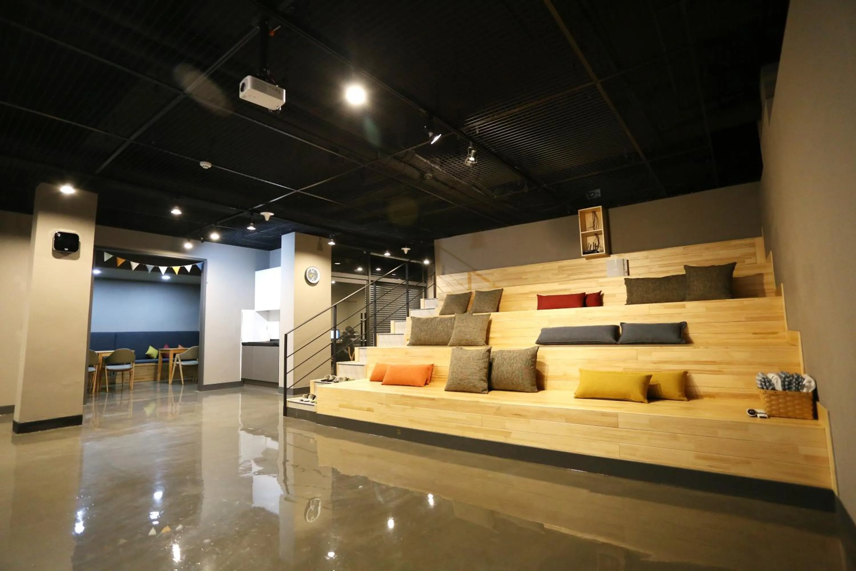 Communal lounge/ TV room in With U Hotel & Guesthouse