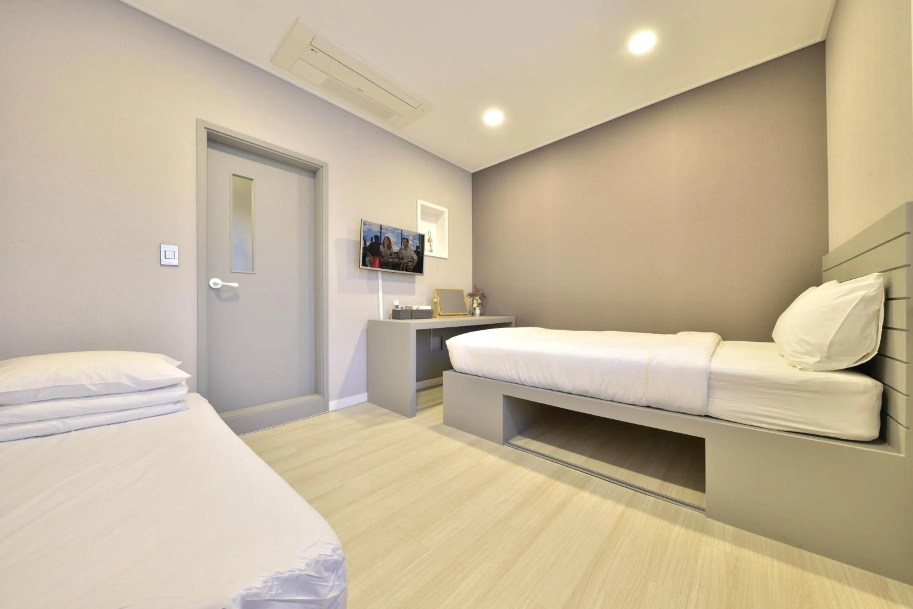 Bedroom, Bed in With U Hotel & Guesthouse