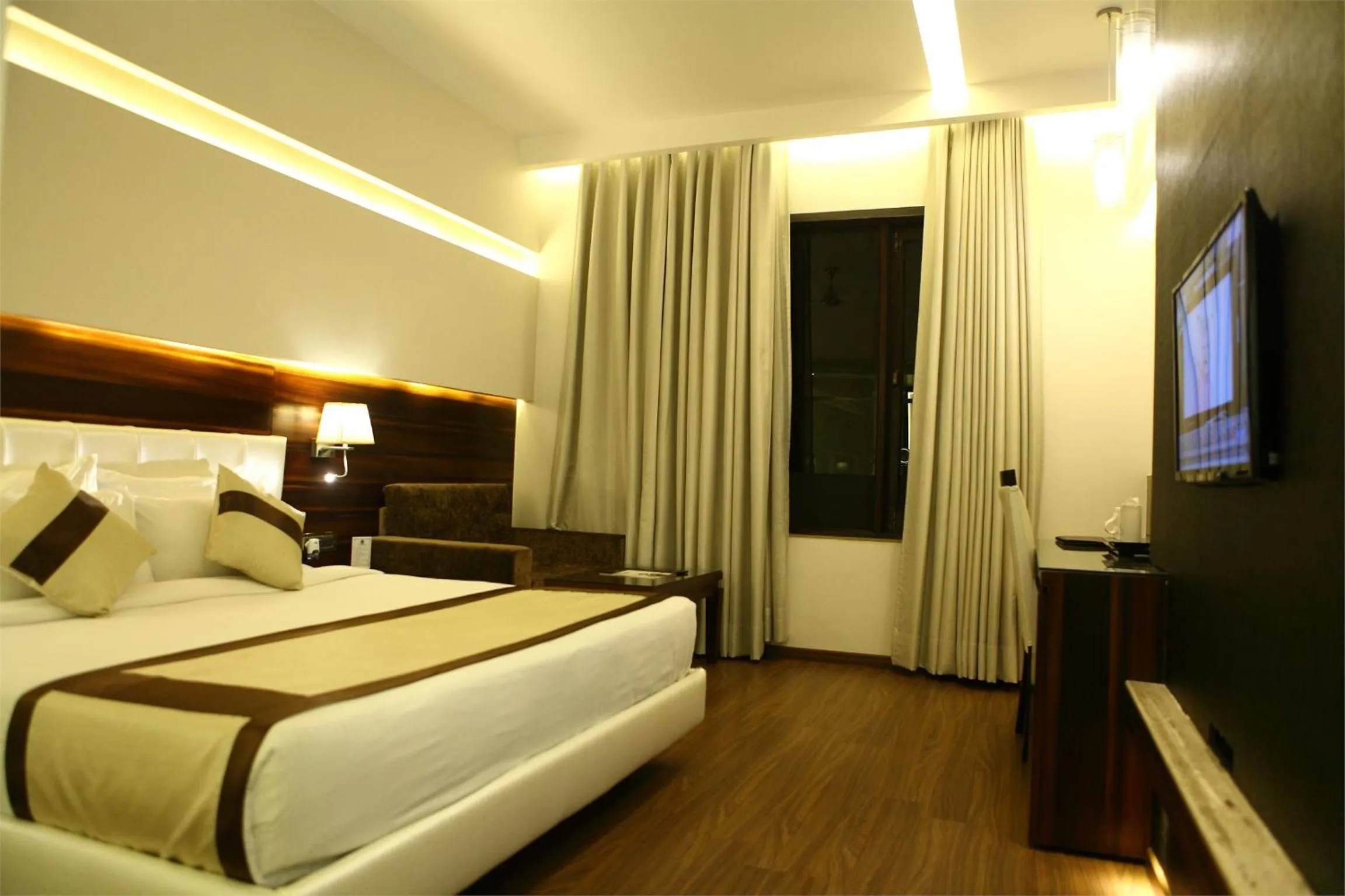 Bedroom, Bed in Viceroy Inn Dehradun