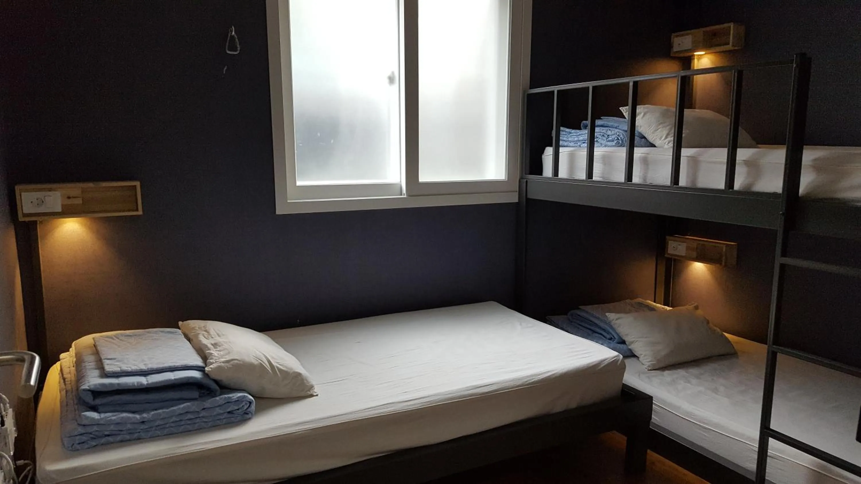 Photo of the whole room, Bed in Seri Inn Guesthouse