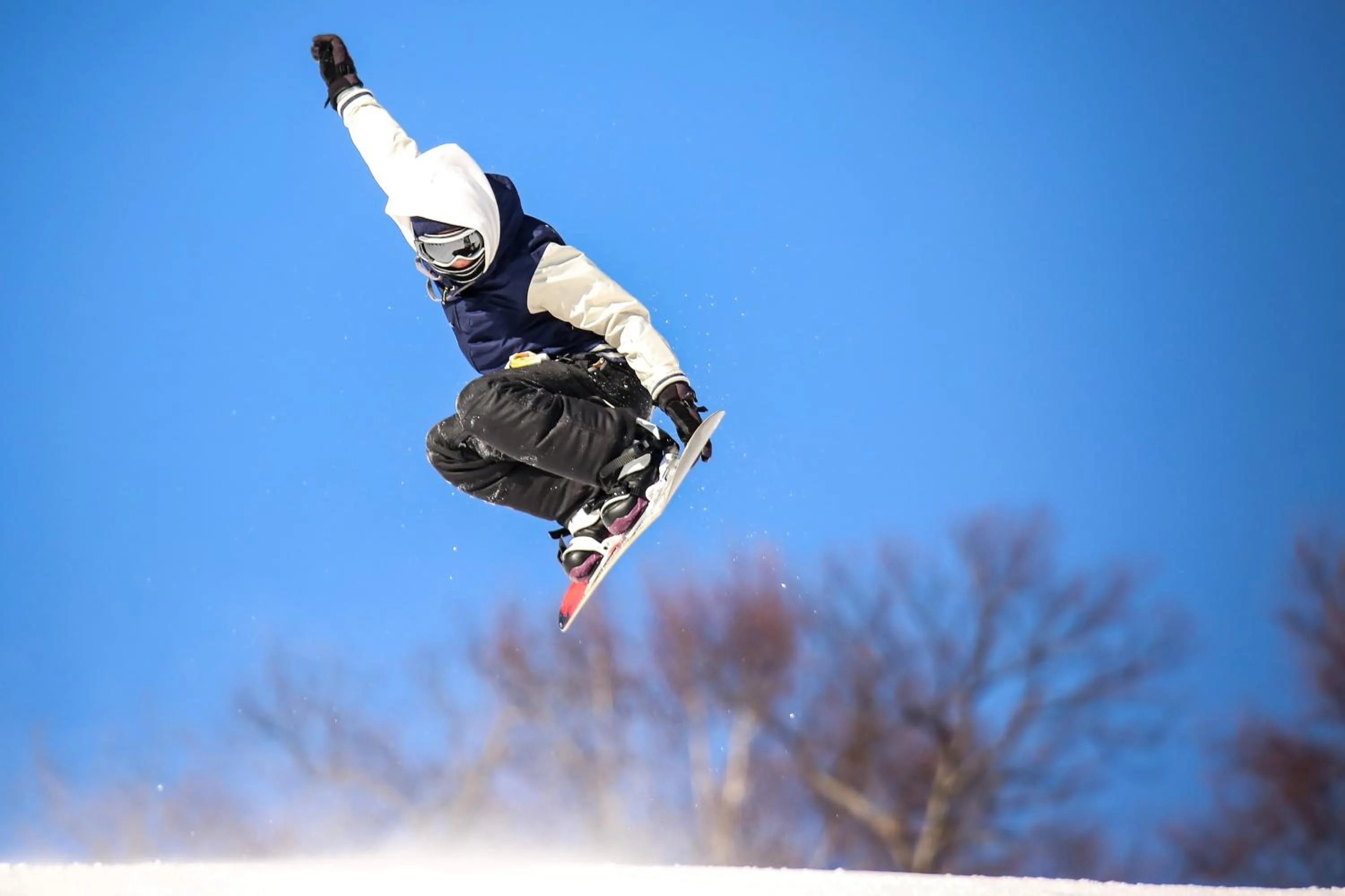 Skiing in Resort Inn Murata