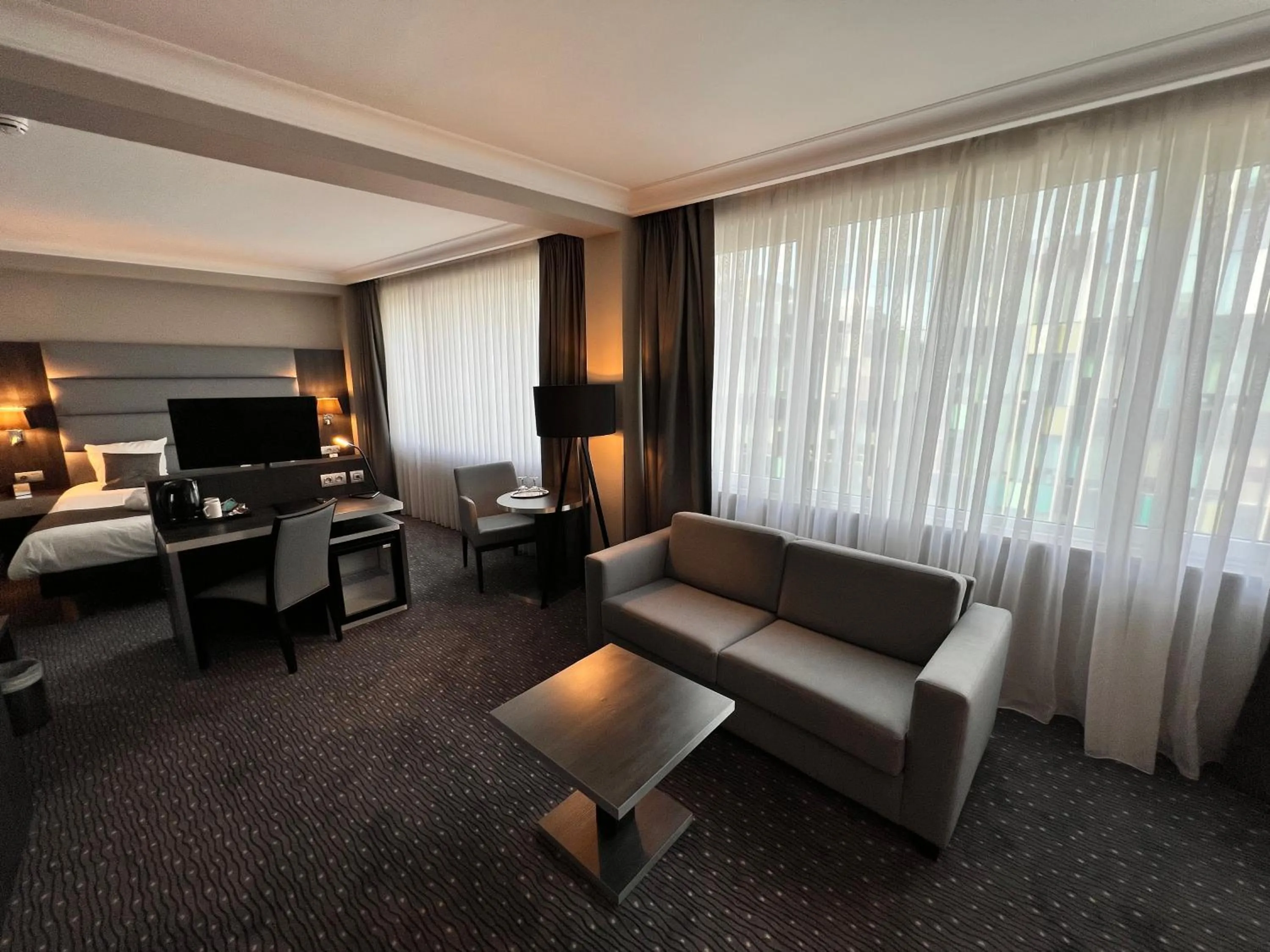 TV and multimedia in Best Western Hotel Royal Centre