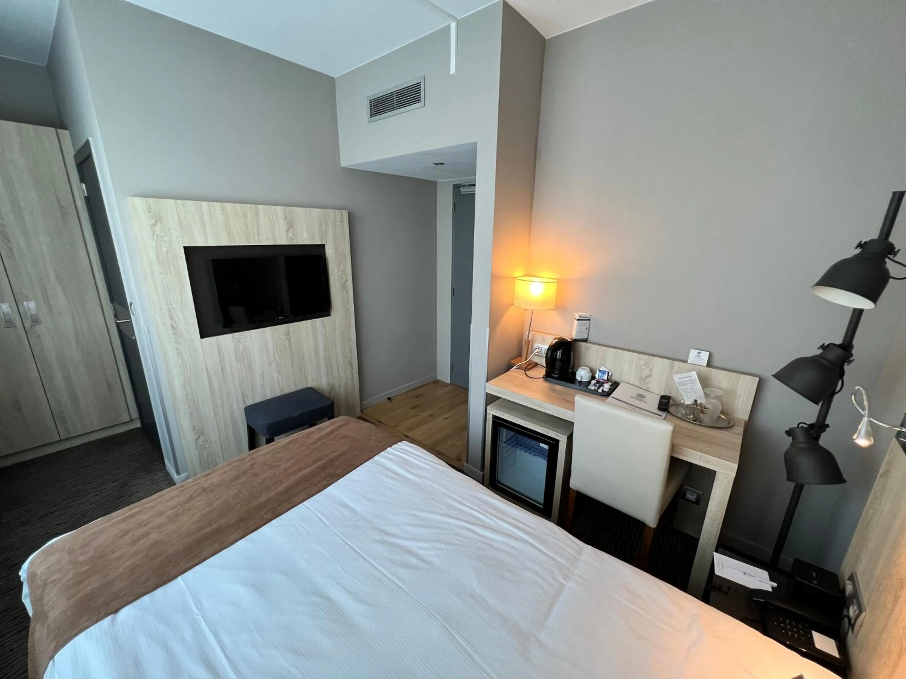 Photo of the whole room, Bed in Best Western Hotel Royal Centre