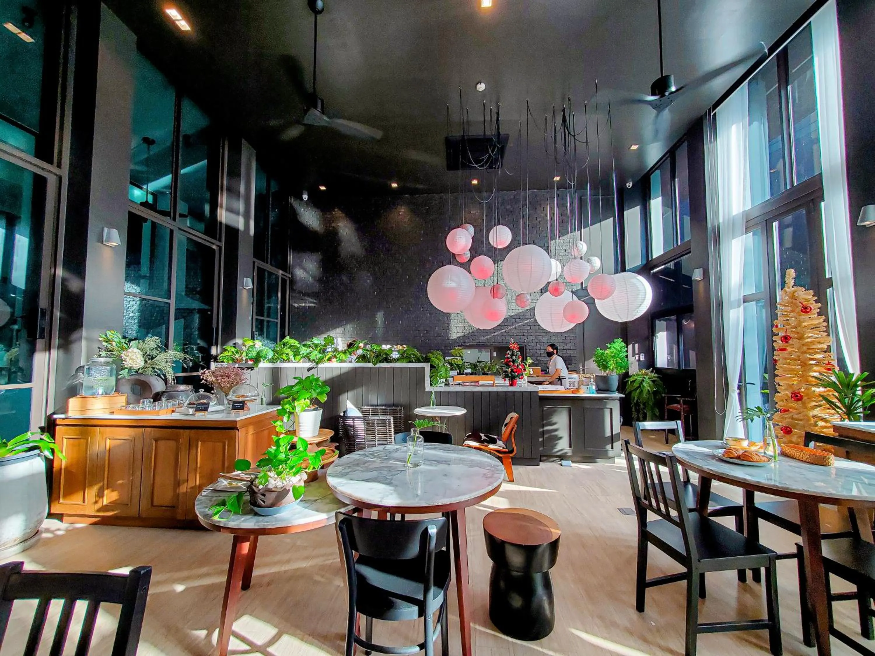 Restaurant/places to eat in Saturdays Residence by Brown Starling