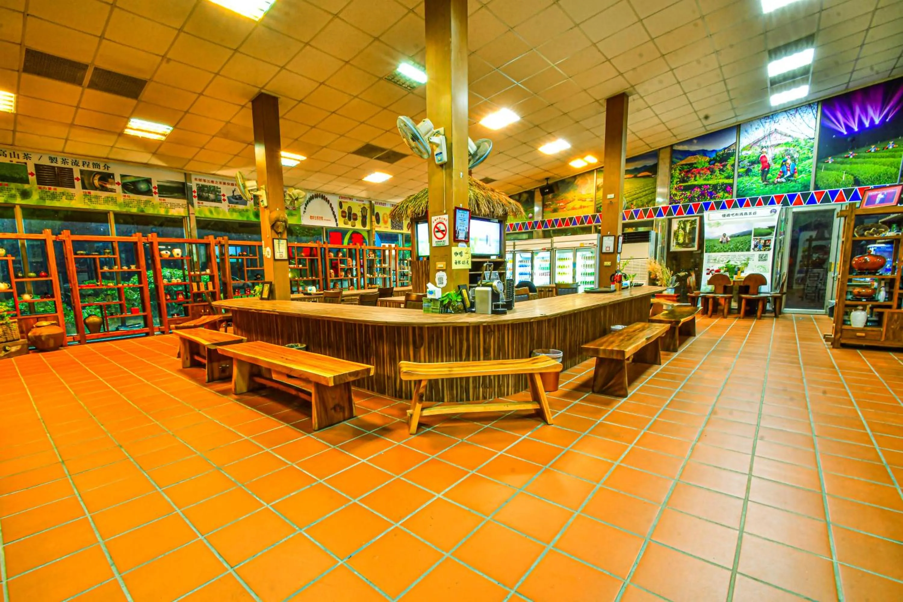 Communal lounge/ TV room in Jinsa Lakeside View Resort