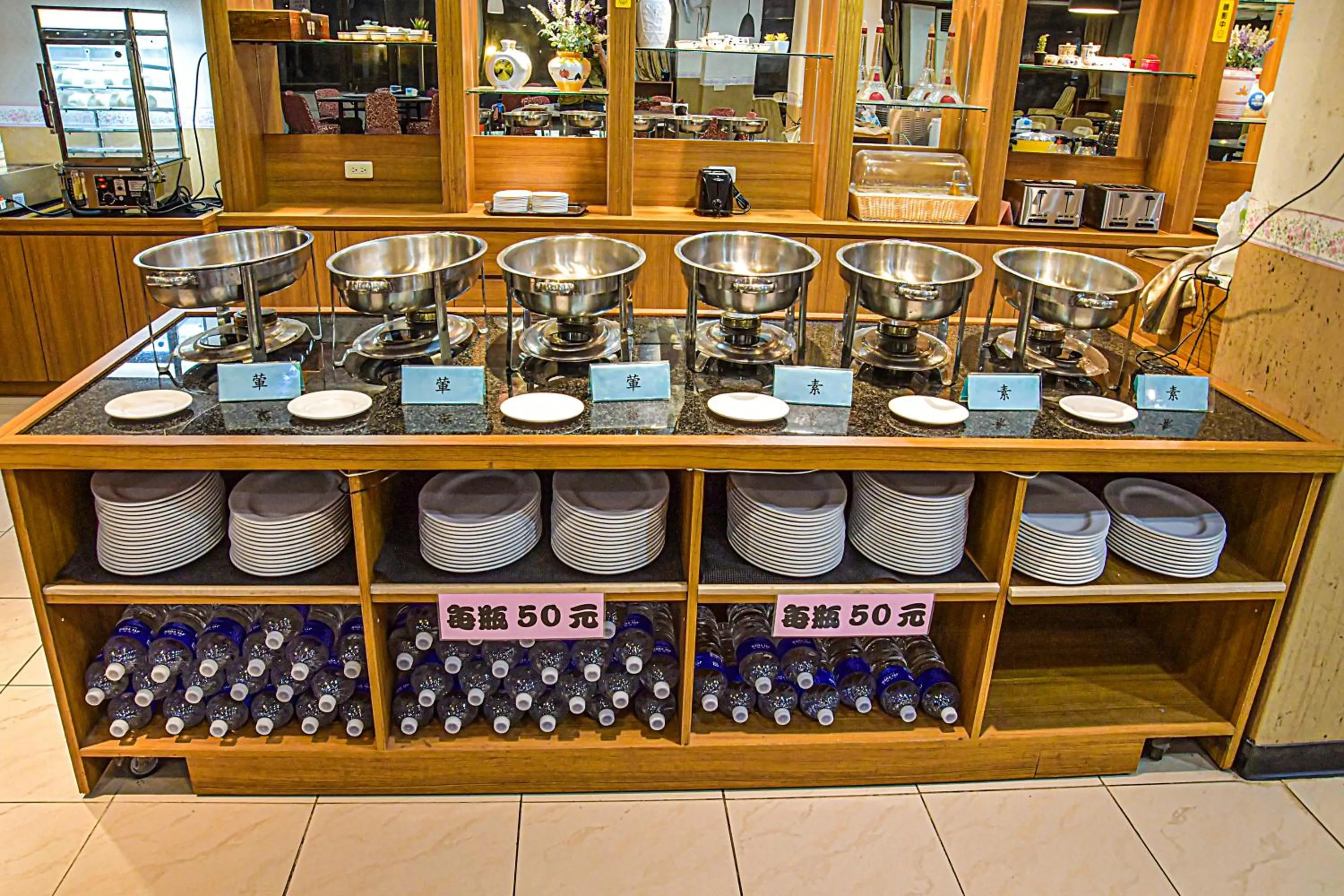 Food in Jinsa Lakeside View Resort