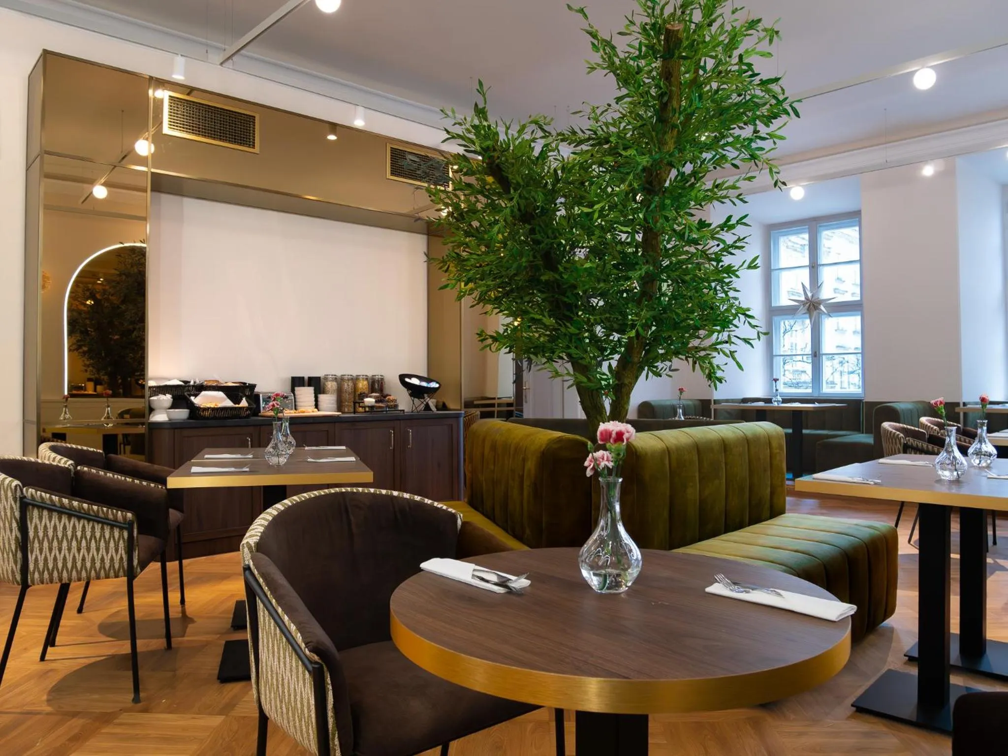 Restaurant/places to eat in Hotel Palladian