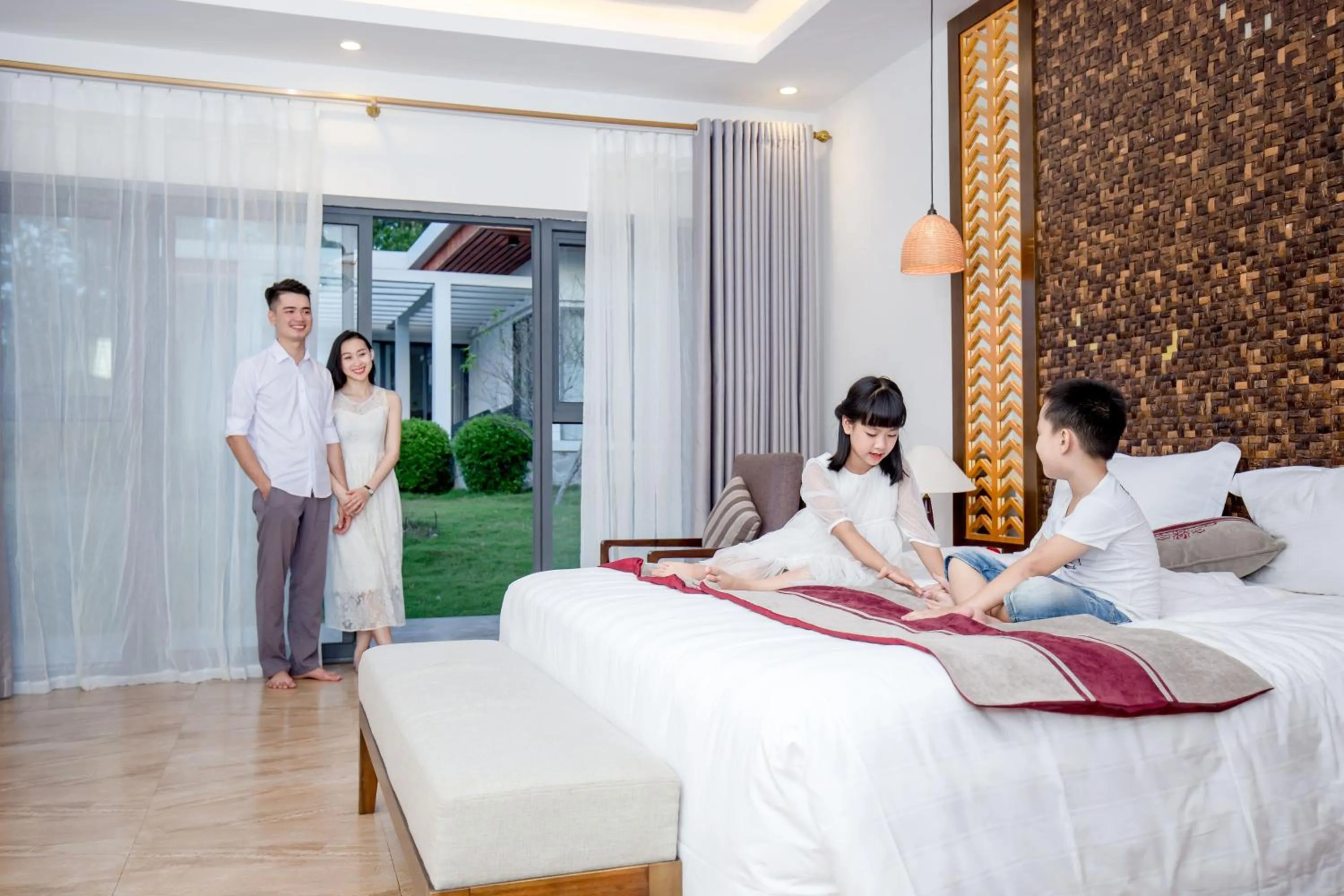 Bedroom, Bed in Muong Thanh Luxury Dien Lam