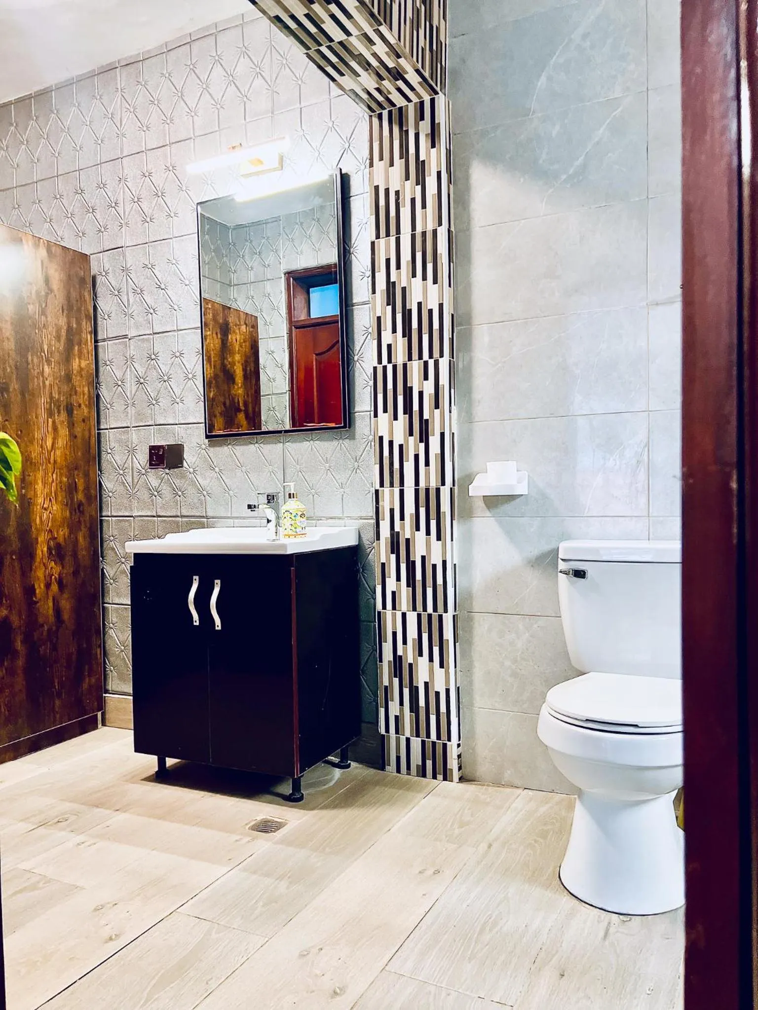 Coconut Pointe Villa & Beach Resort