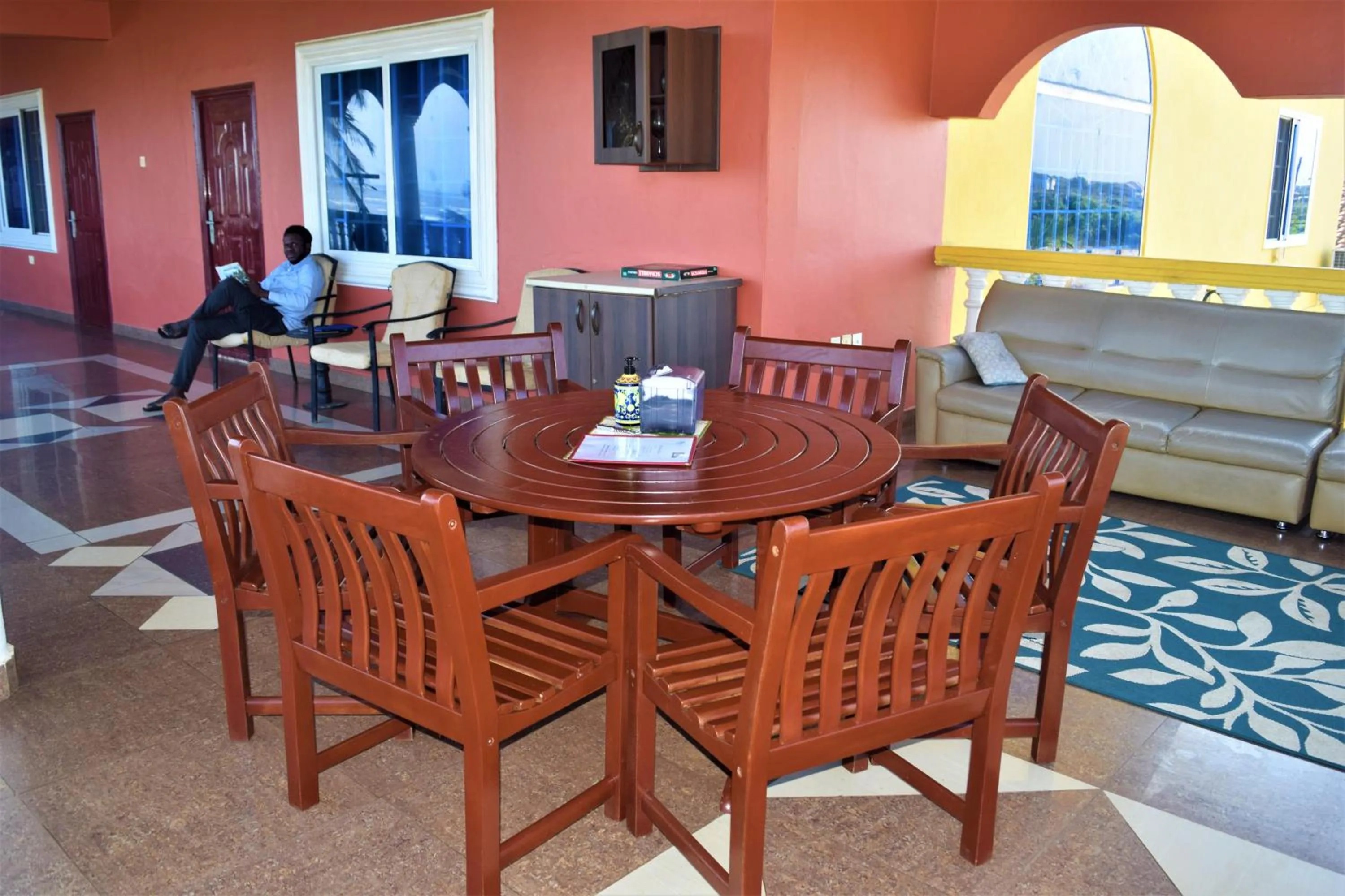 Coconut Pointe Villa & Beach Resort