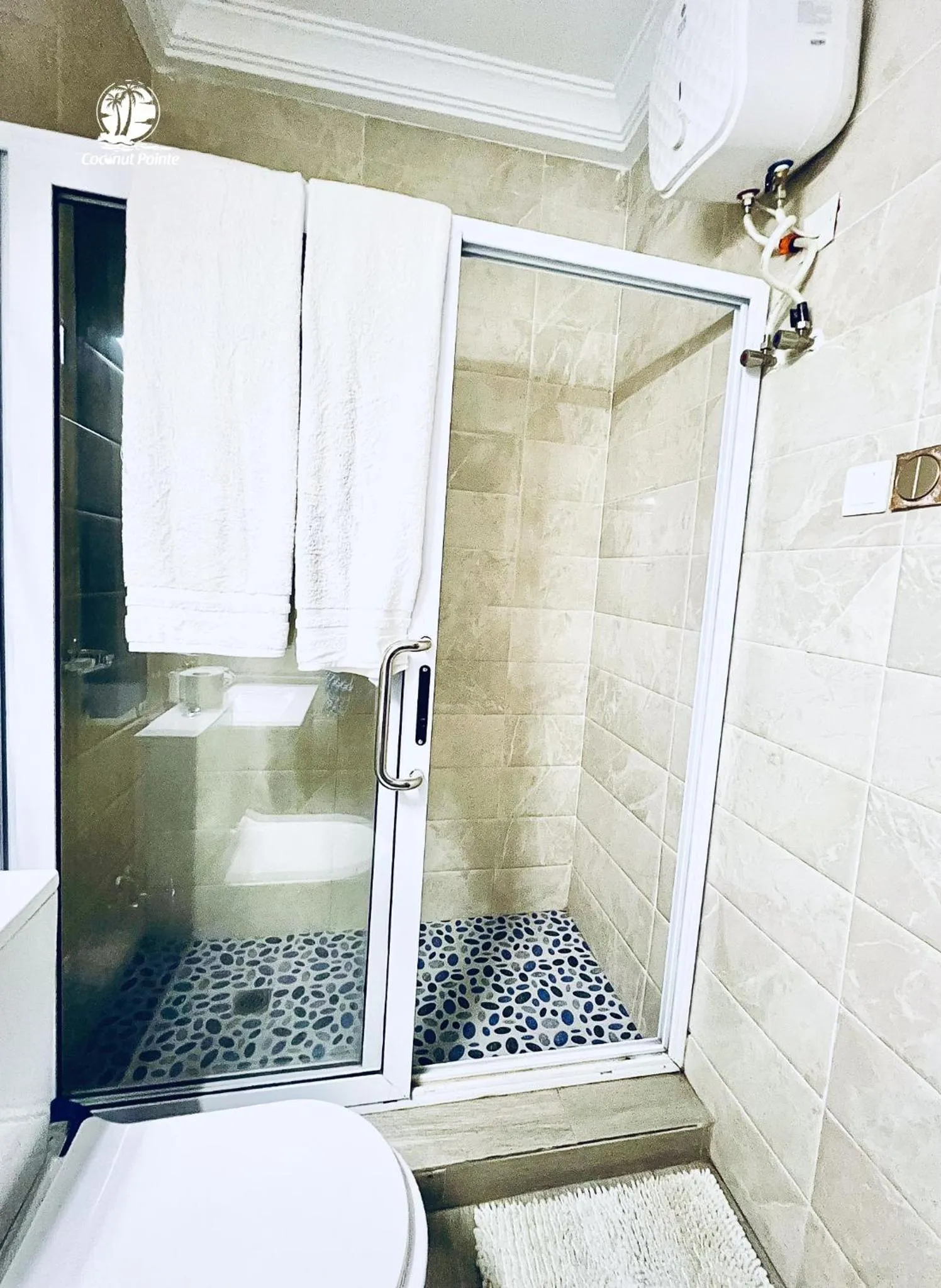 Coconut Pointe Villa & Beach Resort