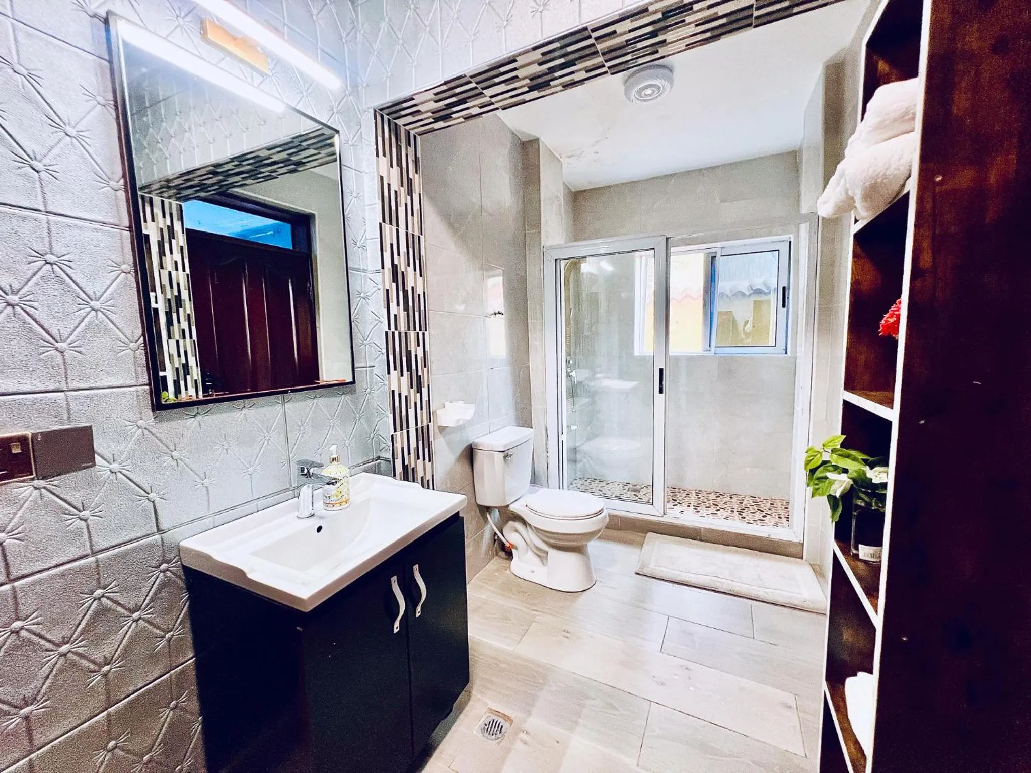 Coconut Pointe Villa & Beach Resort