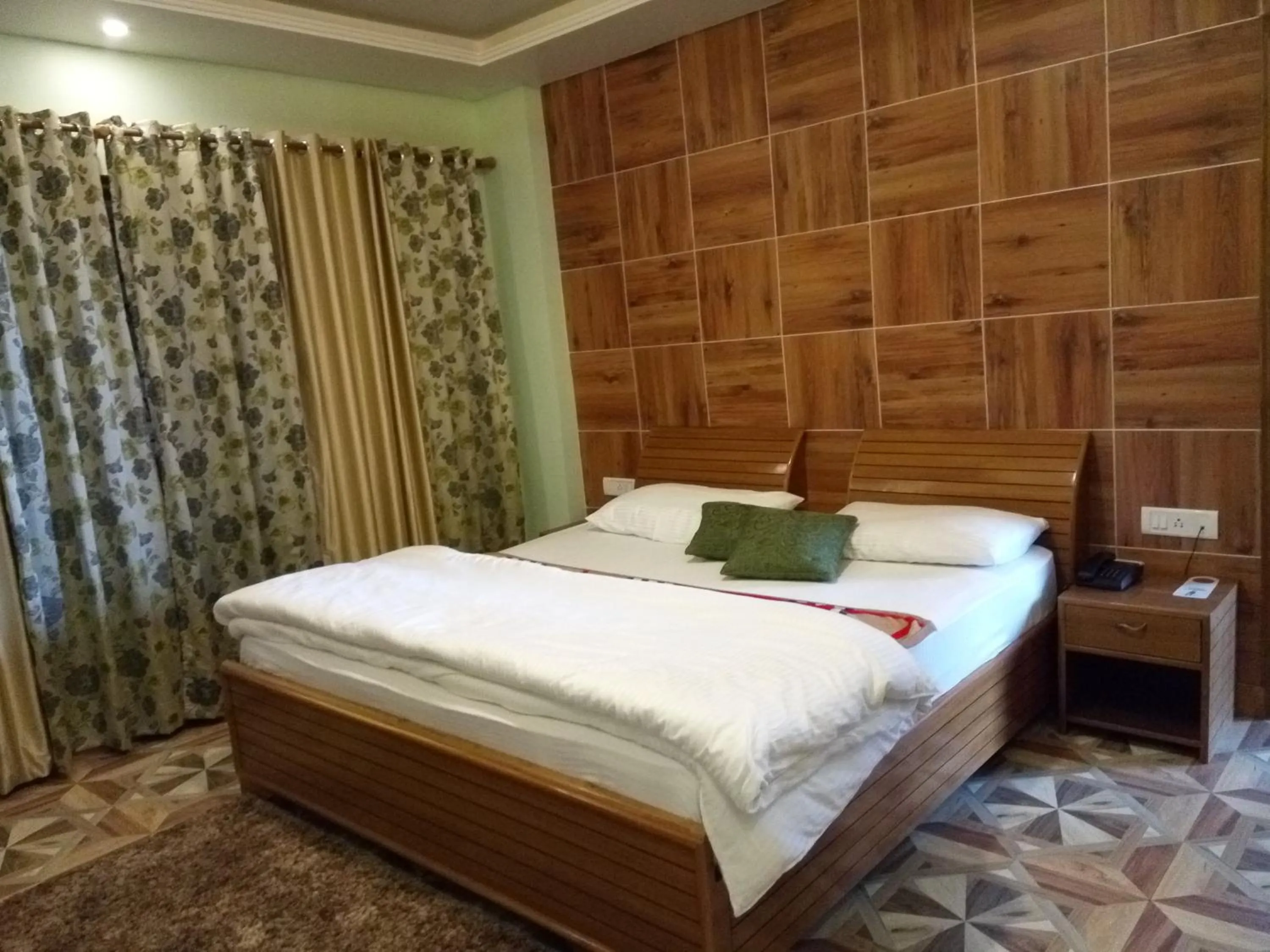 Bedroom, Bed in The Golden Peak, Hotel